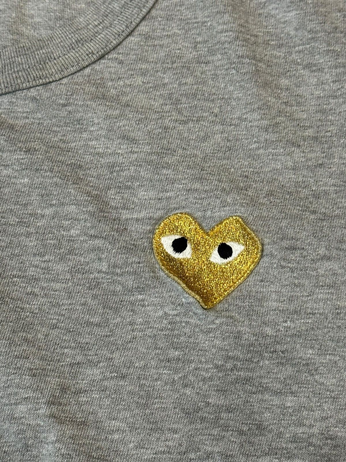 Comme des Garcons PLAY Comme des Garcons Play Gold Heart T-shirt Top Tee Large Size L / US 10 / IT 46 - 4 Thumbnail
