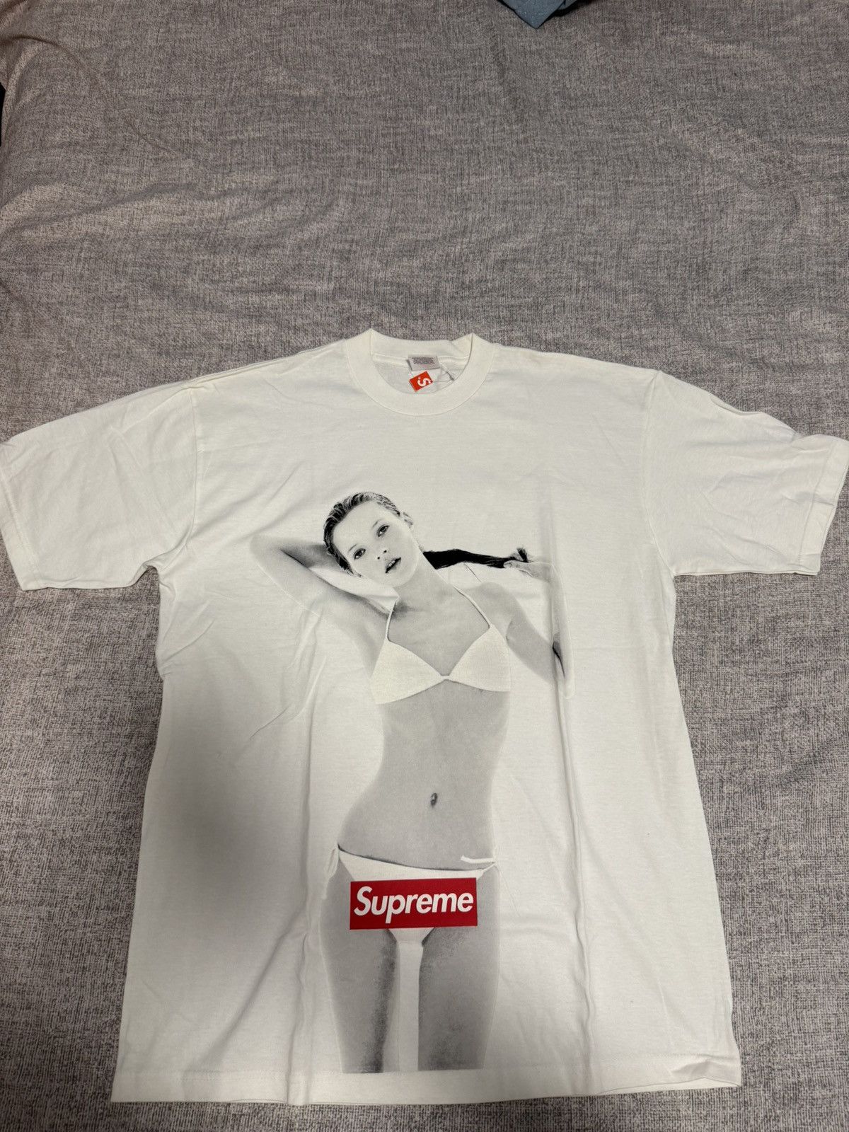 Supreme Supreme kate moss 10th anniversary tee T-shirt Size US L / EU 52-54 / 3 - 2 Thumbnail