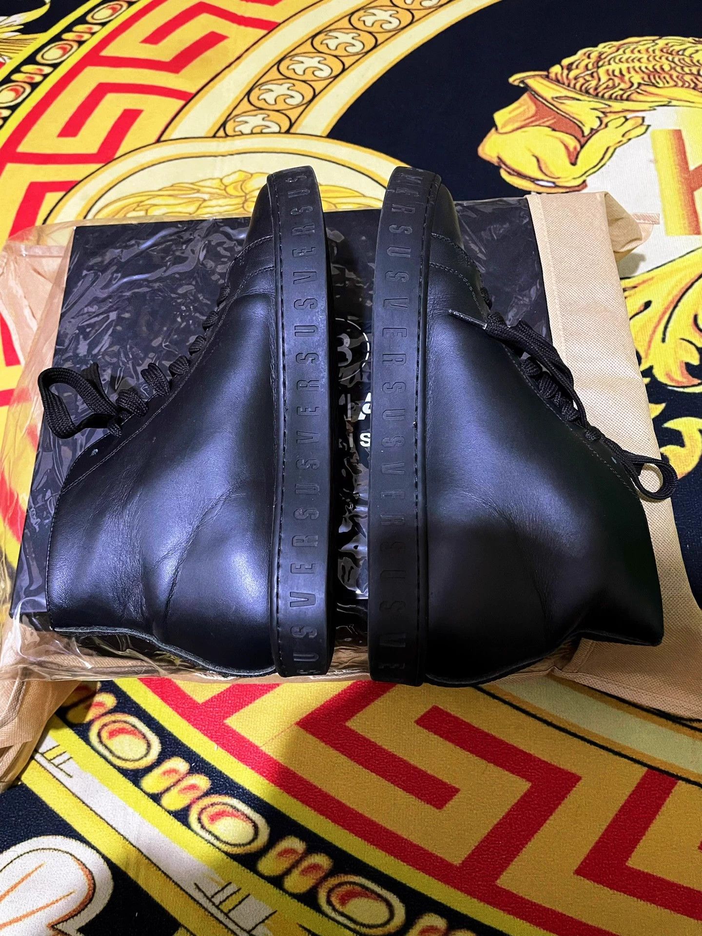 Versace Versace Lion Head Logo Leather 98 New EU40 Size US 7 / EU 40 - 6 Thumbnail
