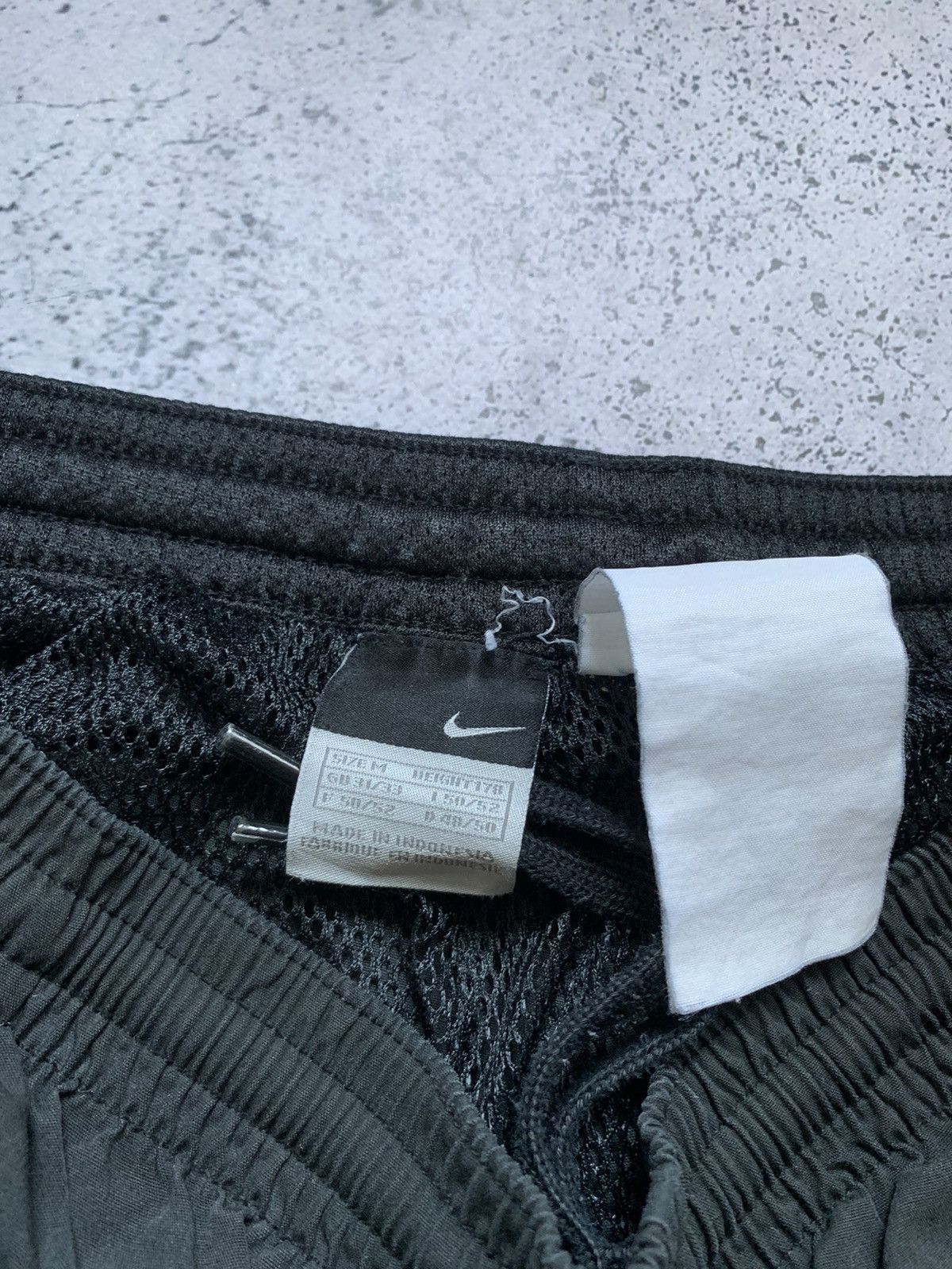 Nike Vintage Nike Nylon Baggy Track Pants Y2K Drill Pants USA 90s Size US 32 / EU 48 - 8 Thumbnail