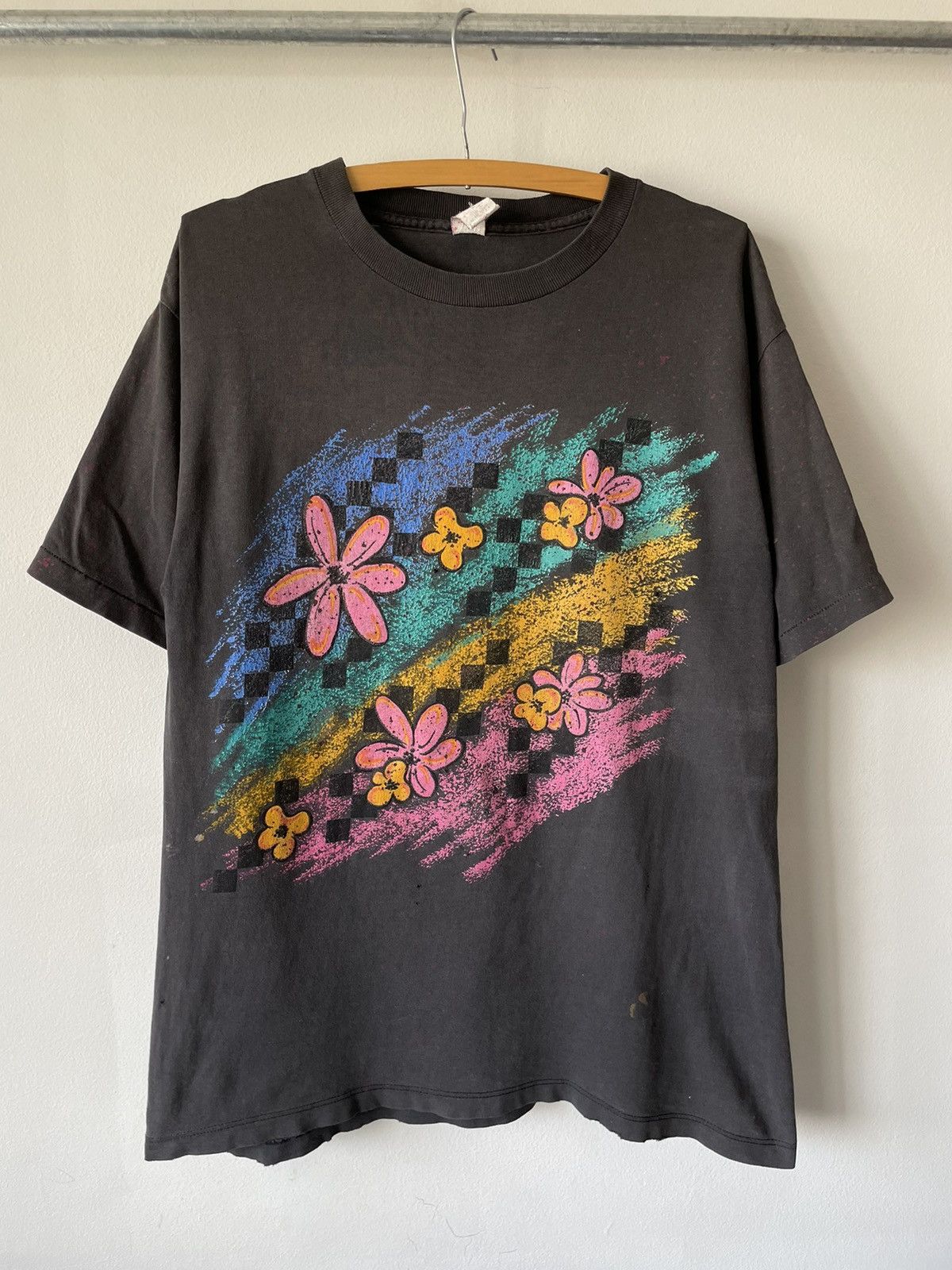 Vintage Vintage Faded 90s Pixel Flower Splattered tee Size US XL / EU 56 / 4 - 1 Thumbnail