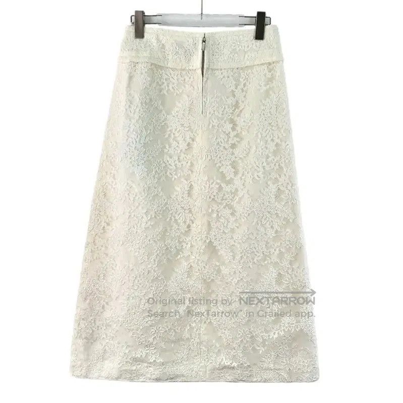 Chanel Chanel Beige Cotton Lace Skirt . Size 22" - 1 Thumbnail