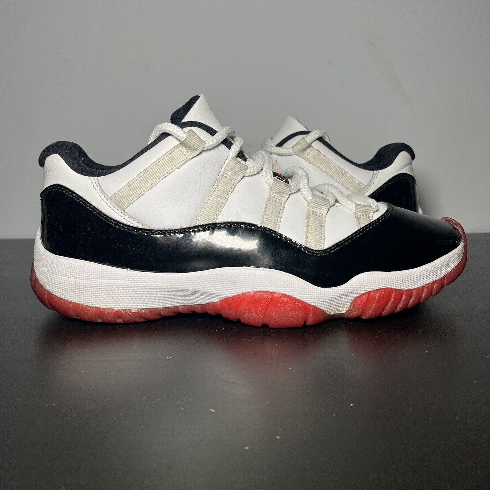 Nike Size 9 - Jordan 11 Retro Low Concord-Bred Size US 9 / EU 42 - 1 Thumbnail