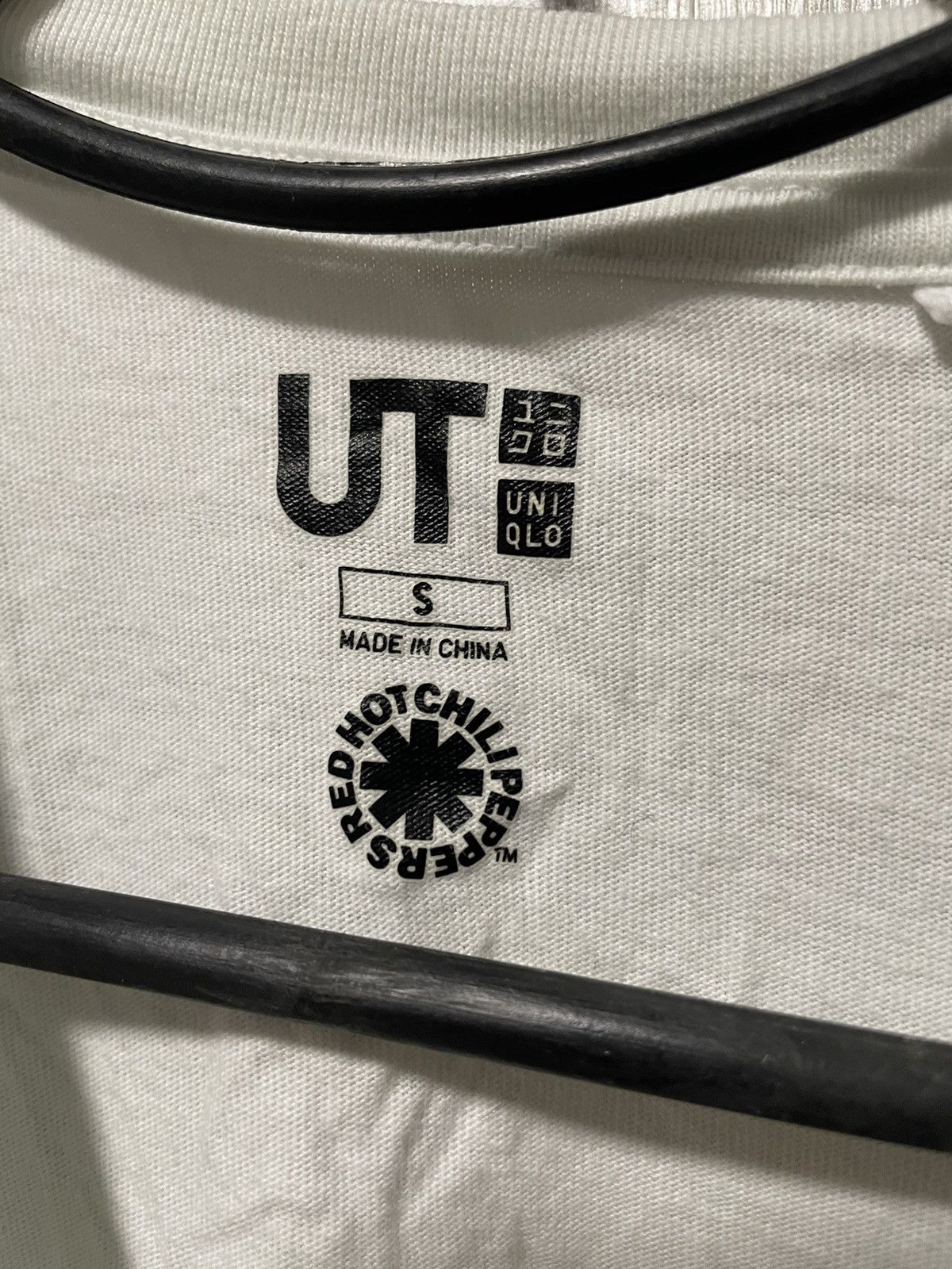 Band Tees Vintage Red Hot Chili Peppers Uniqlo Logo Tee White 2000s S Size US S / EU 44-46 / 1 - 10 Thumbnail