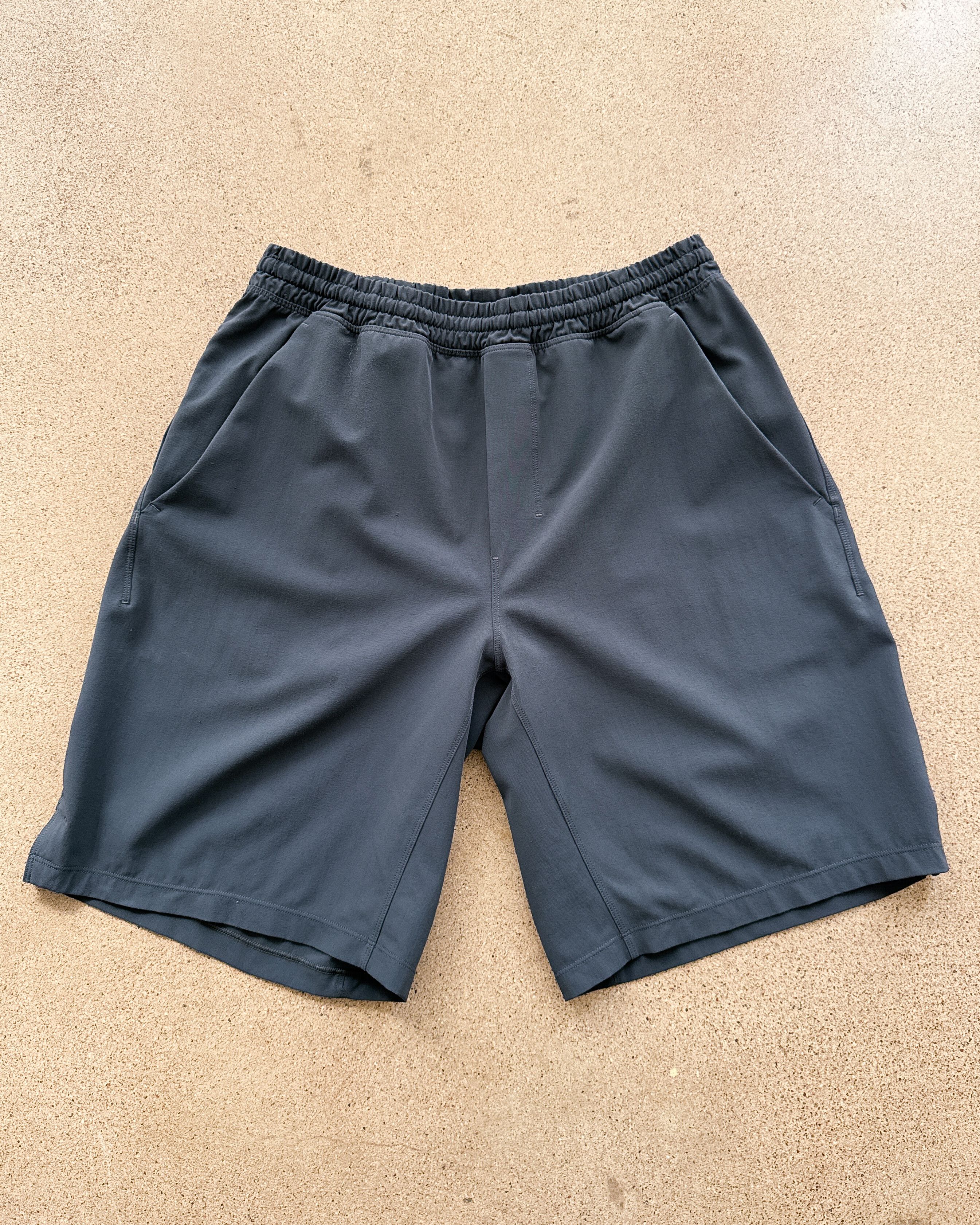 Lululemon Lululemon Pace Breaker Short 9" Length Melanite Grey Men's S Size US 30 / EU 46 - 1 Thumbnail