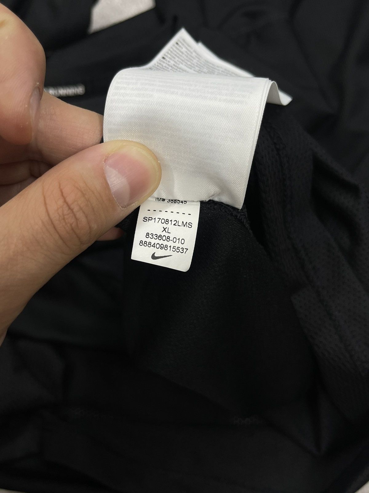 Nike Mens Nike Running Dri Fit Black T Shirts To The Grid Size US XL / EU 56 / 4 - 8 Thumbnail