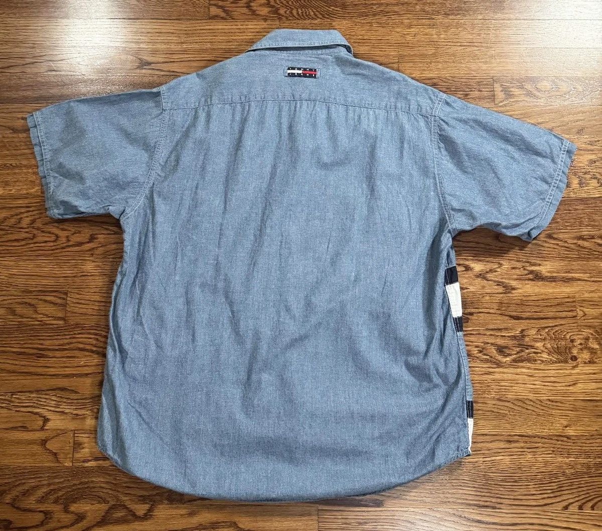 Tommy Hilfiger Vintage Tommy Hilfiger Logo Button Down Shirt (Size L) Size US L / EU 52-54 / 3 - 3 Thumbnail