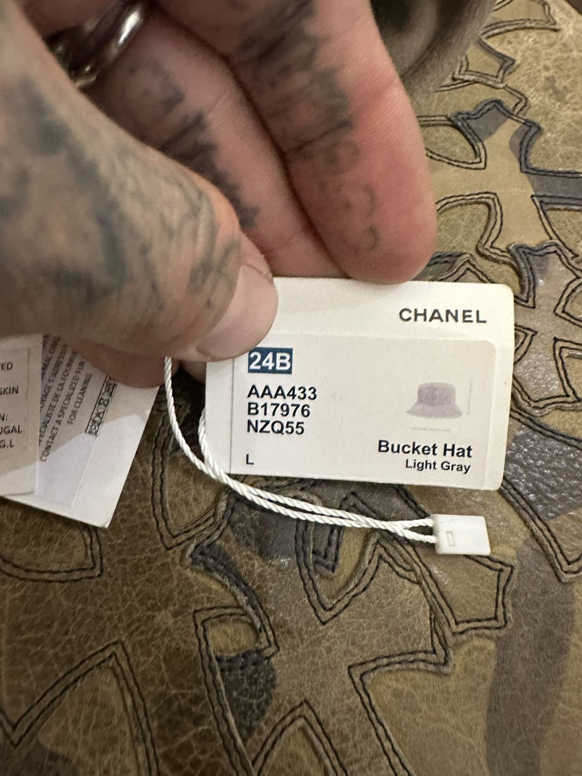 Chanel Chanel NEW grey shearling fluffy fuzzy bucket hat Size ONE SIZE - 10 Thumbnail