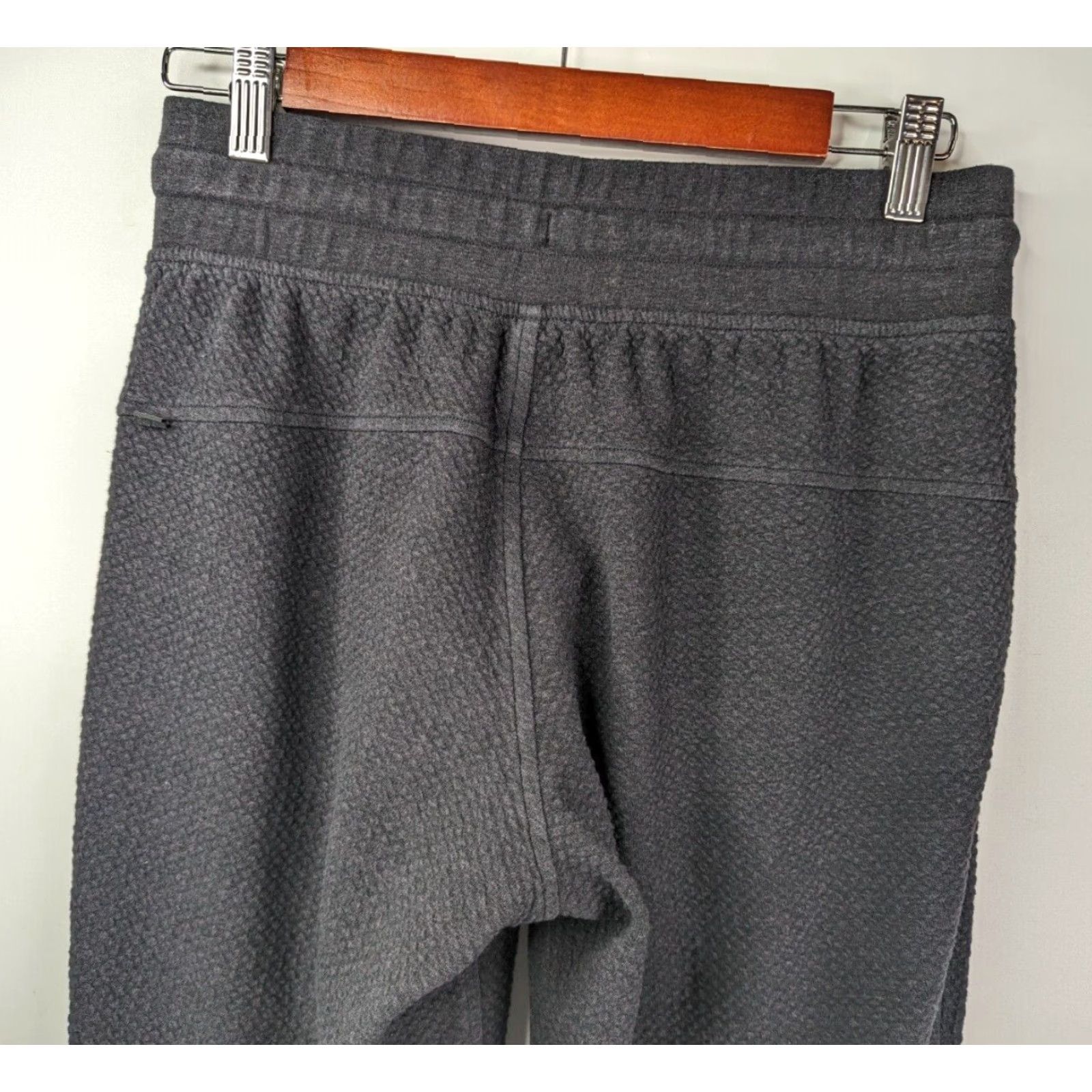 Lululemon Lululemon Jogger Pants Womens 6 Black Heathered Core Warm Down W5BTZS (Tapered, Yoga, Activewear) Size 28" / US 6 / IT 42 - 5 Thumbnail