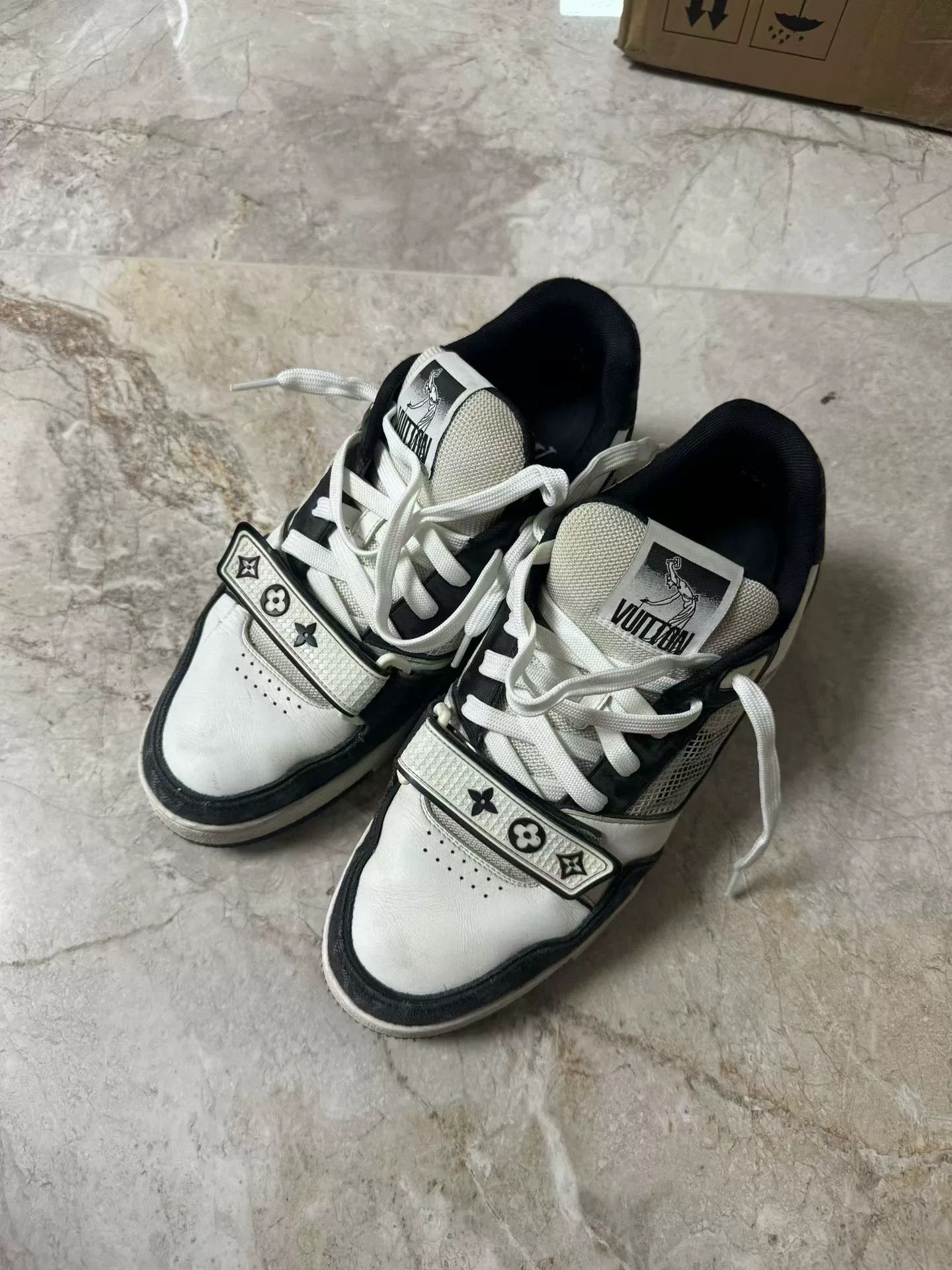Louis Vuitton Louis Vuitton Trainer Velcro Denim Sneakers Size US 9 / EU 42 - 1 Thumbnail