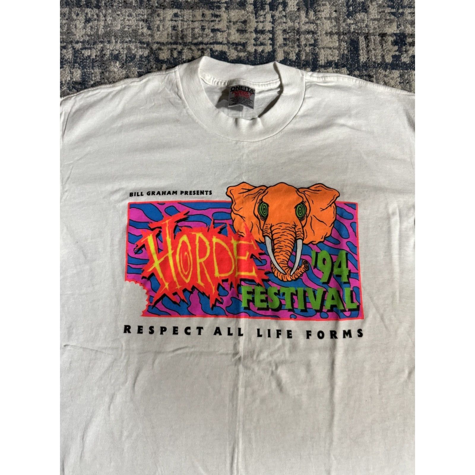 Vintage VINTAGE 1994 Bill Graham Presents Horde Festival T Shirt XL Blues Traveler 90s T-Shirt Men White Cotton Graphic Print Short Sleeve Crew Neck Logo Size US XL / EU 56 / 4 - 2 Thumbnail