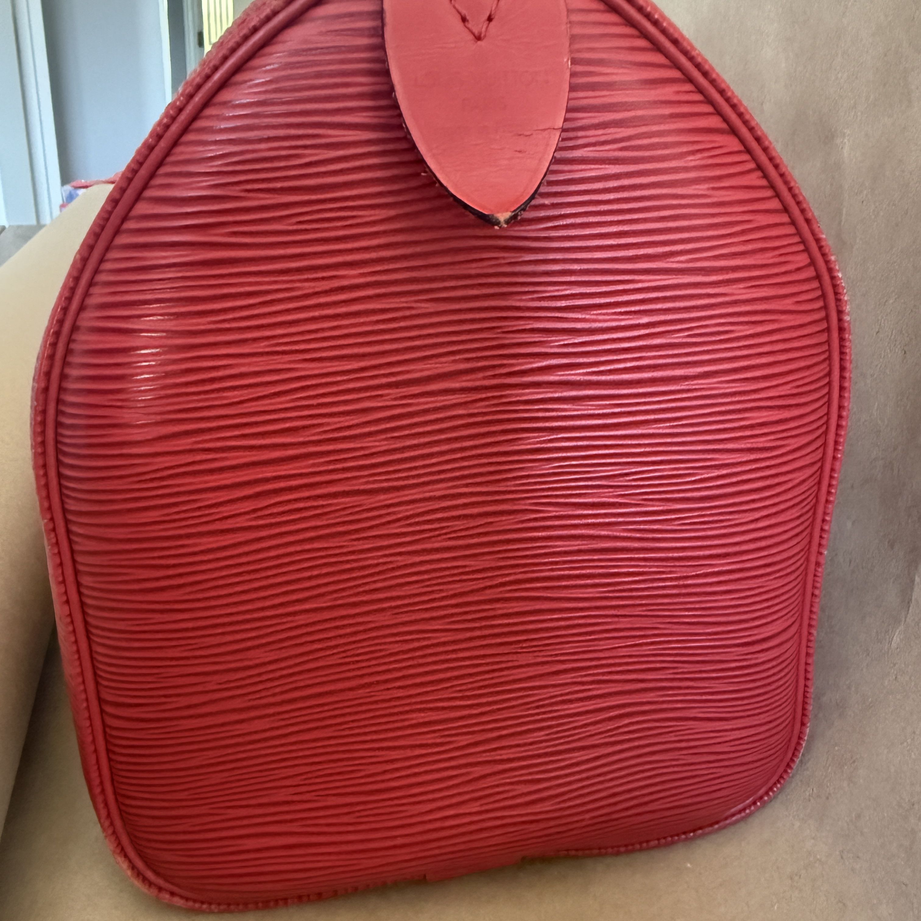 Louis Vuitton Louis Vuitton Speedy 25 in Epi Leather Size ONE SIZE - 6 Thumbnail