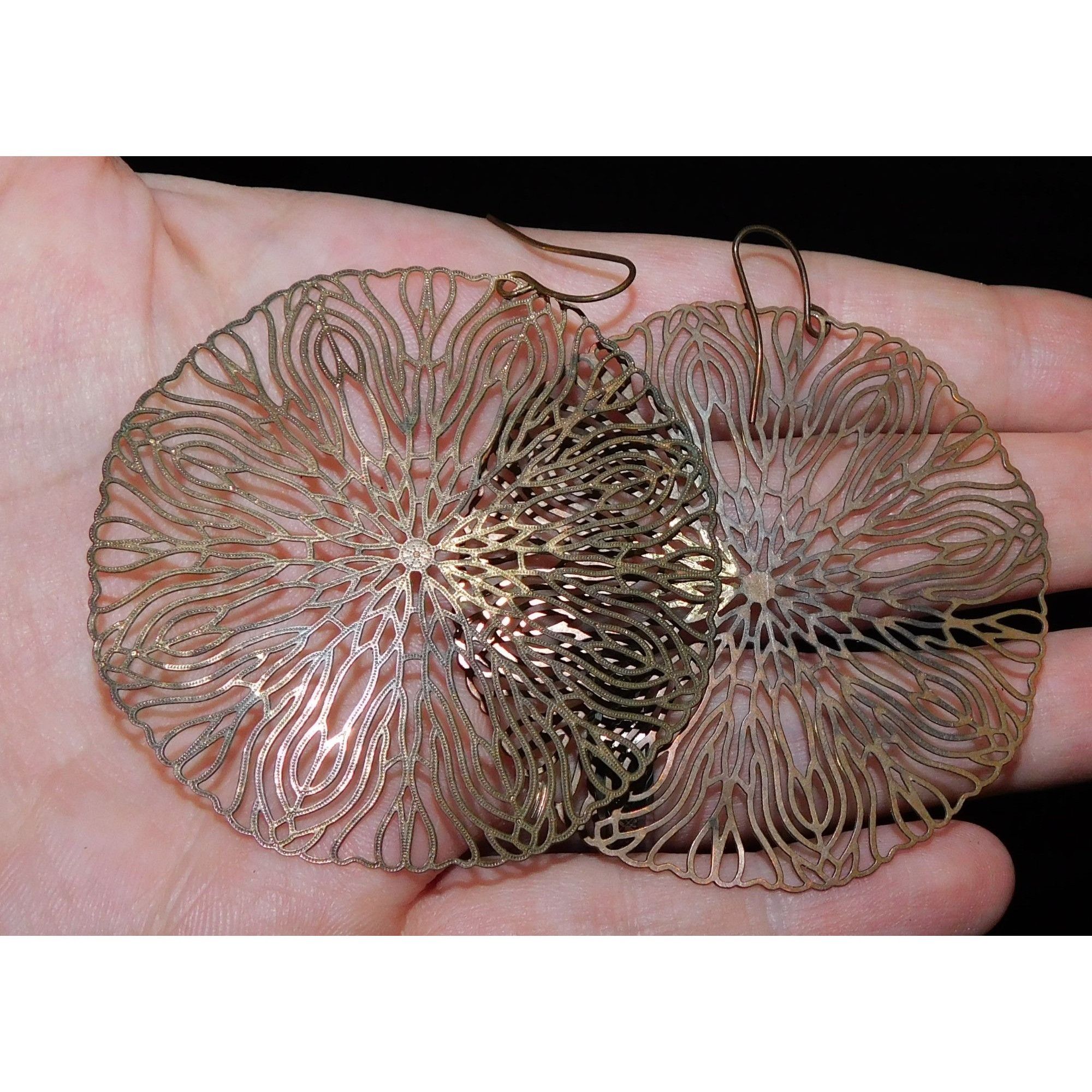 Other Floral Filigree Gold Tone Disc Earrings Size ONE SIZE - 2 Thumbnail