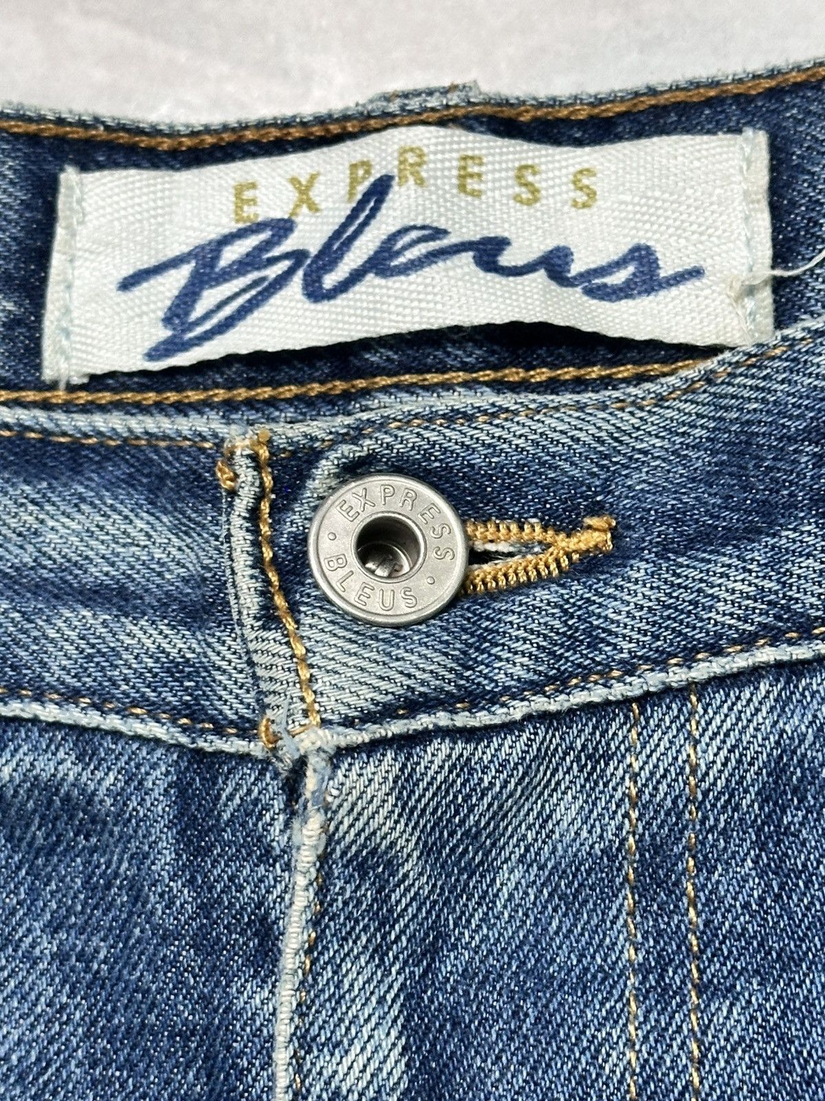 Express Express Vintage With Straight Loose Style and Faded Wash Size US 31 - 9 Thumbnail