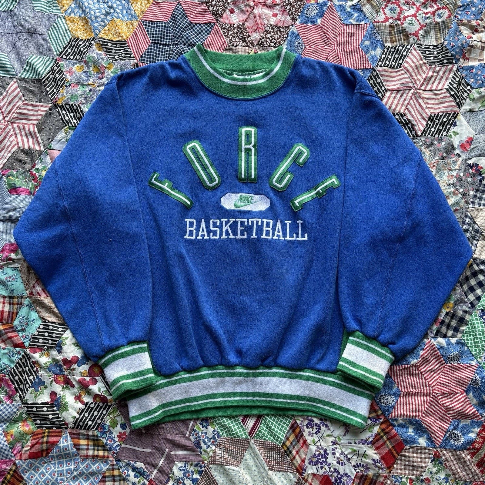 Nike Rare Vintage Nike Force Basketball Crewneck Size US M / EU 48-50 / 2 - 1 Thumbnail