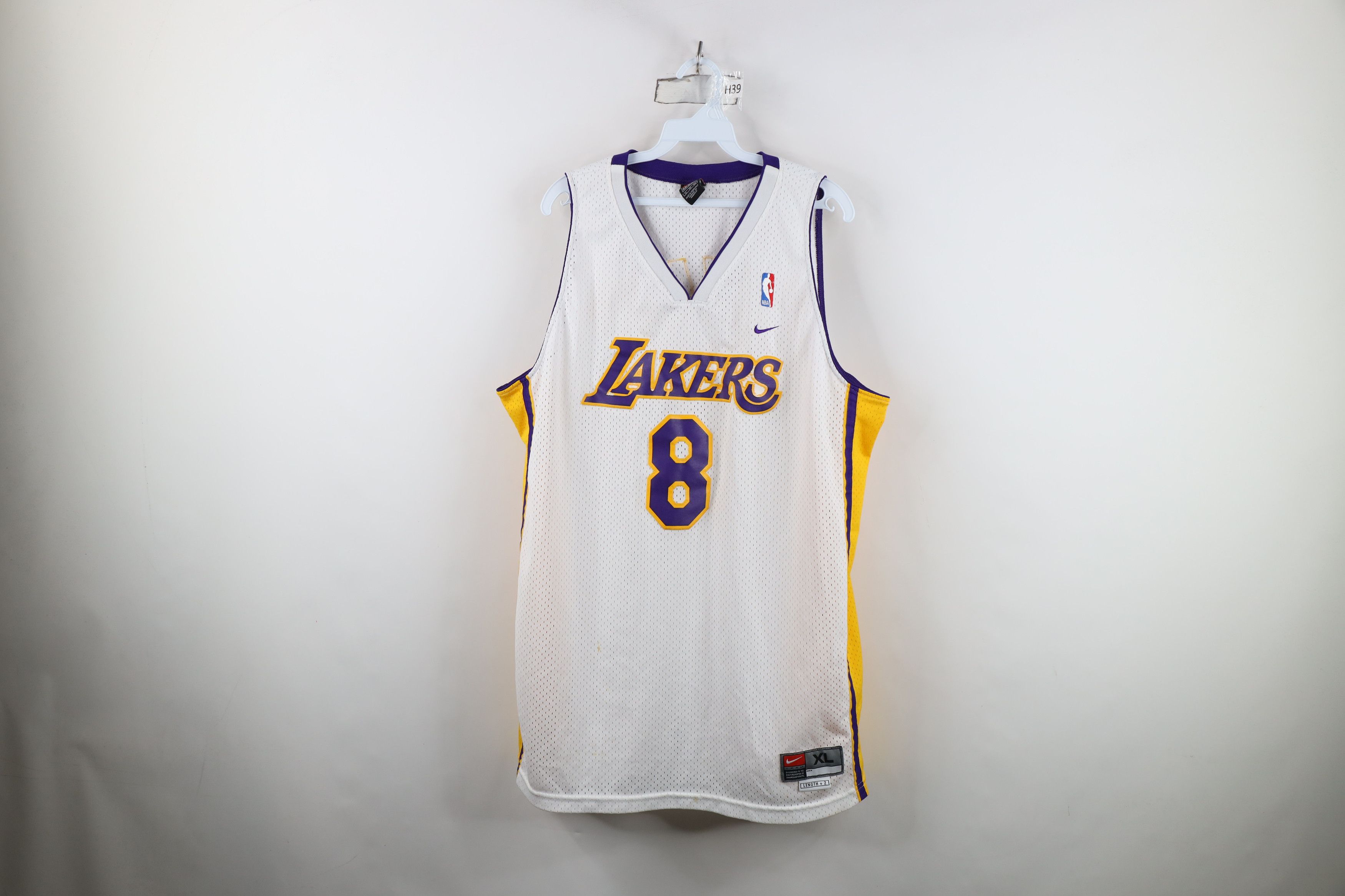 Nike Vintage Nike Los Angeles Lakers Basketball Jersey White #8 Size US XL / EU 56 / 4 - 1 Thumbnail