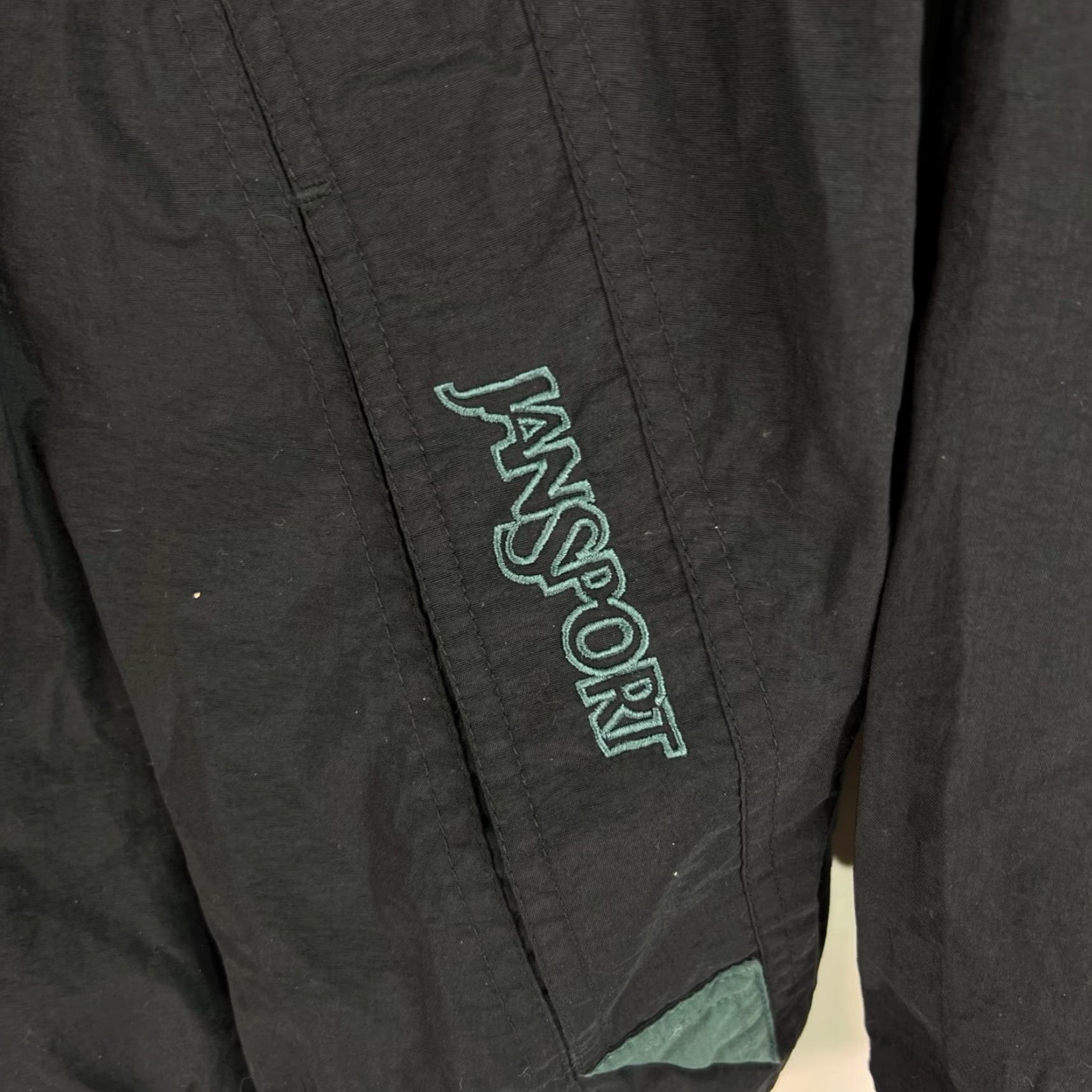 Jansport VINTAGE JANSPORT Windbreaker Jacket Mens Size M 100% Nylon Full Zip Black 90s Theme Clothing Size US M / EU 48-50 / 2 - 2 Thumbnail