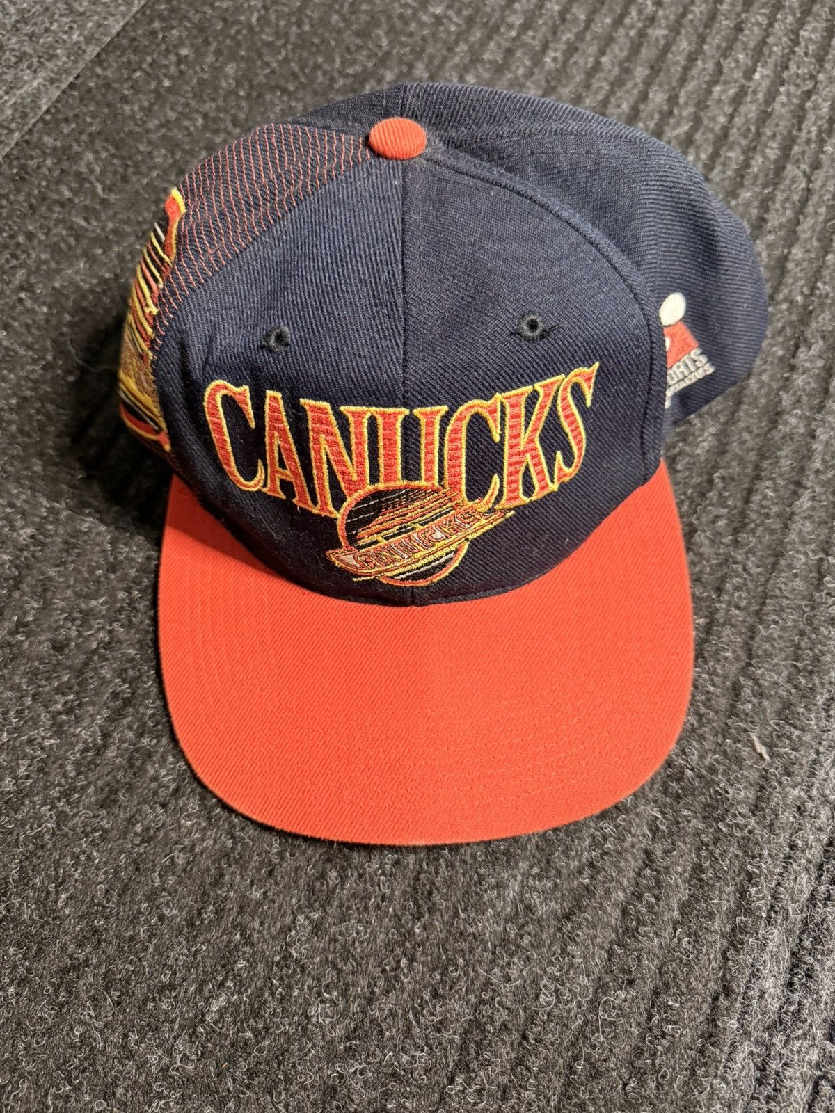Sports Specialties Vintage Vancouver canucks sports specialties snapback hat Size ONE SIZE - 1 Thumbnail