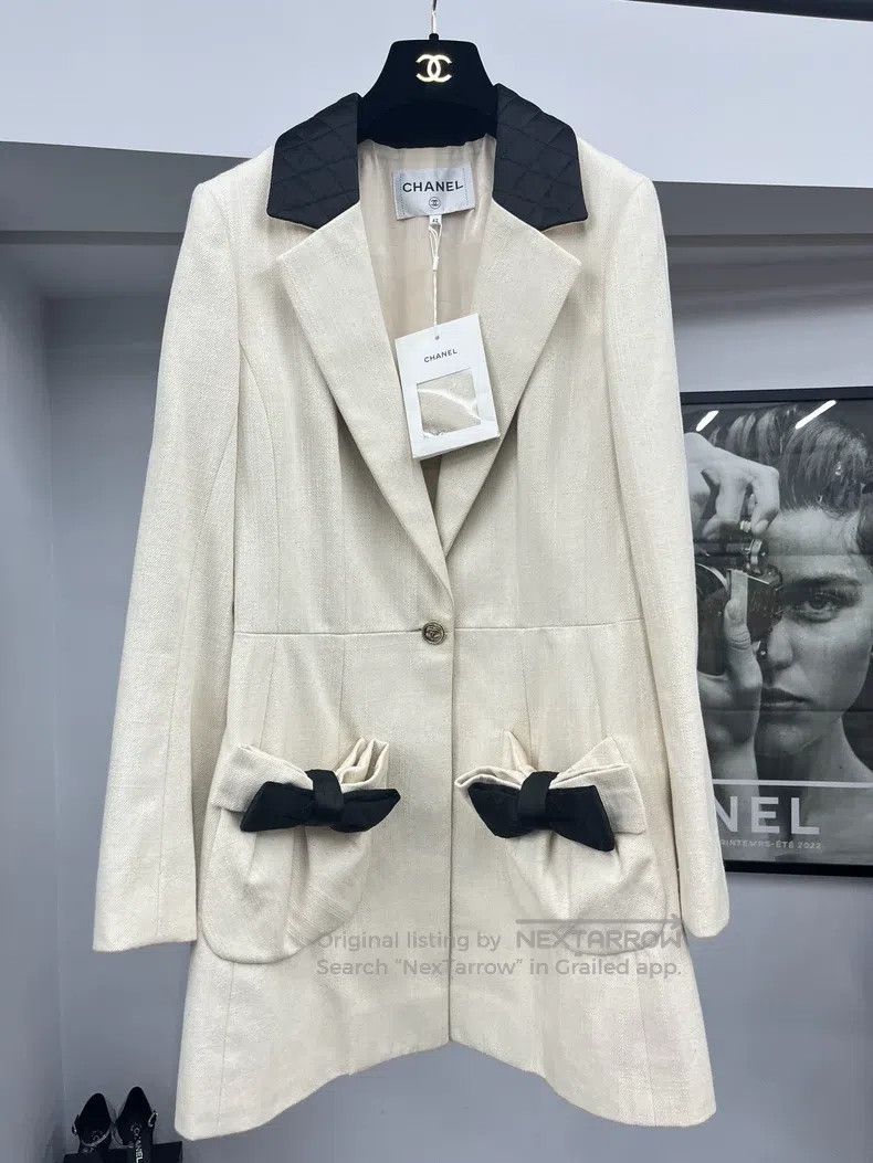Chanel Chanel 21 Spring and Summer Beige Bow Mid-length Suit Jack Size M / US 6-8 / IT 42-44 - 1 Thumbnail