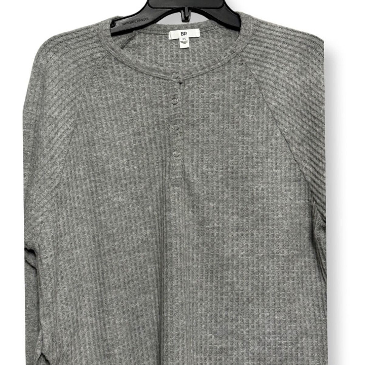 BP. BP Top Heathered Waffle Knit Henley Long Sleeve Gray XS NWOT Size XS / US 0-2 / IT 36-38 - 2 Thumbnail
