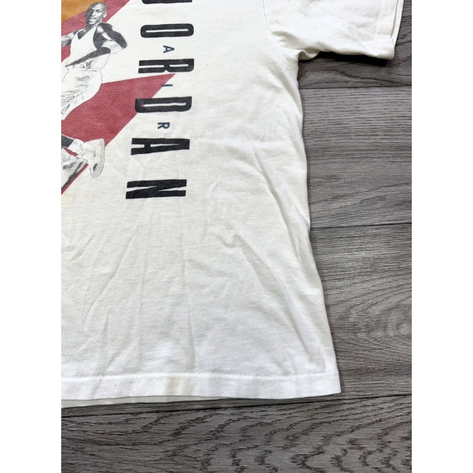 Nike VINTAGE Nike T-Shirt White Cotton 1990s 90s Chicago Bulls Jordan M Mens Short Sleeve Single Stitch Shirt Size US M / EU 48-50 / 2 - 3 Thumbnail