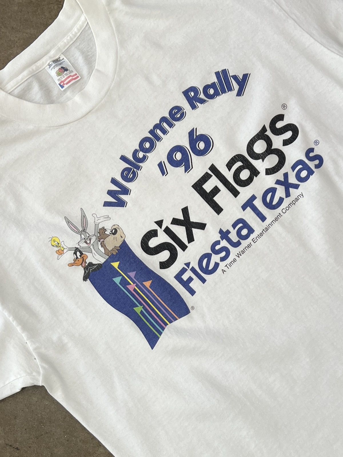 Warner Bros Vintage 1996 Looney Tunes Six Flags Fiesta Texas Park Tee XL Size US XL / EU 56 / 4 - 1 Thumbnail