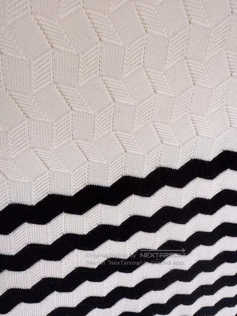 Loro Piana Loro Piana Black and white striped cashmere knit sweater Size XS / US 0-2 / IT 36-38 - 3 Thumbnail