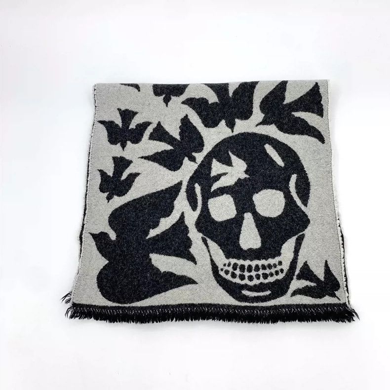 Alexander McQueen Alexander Mcqueen Gray skull swallow inlaid wool scarf Size ONE SIZE - 1 Thumbnail