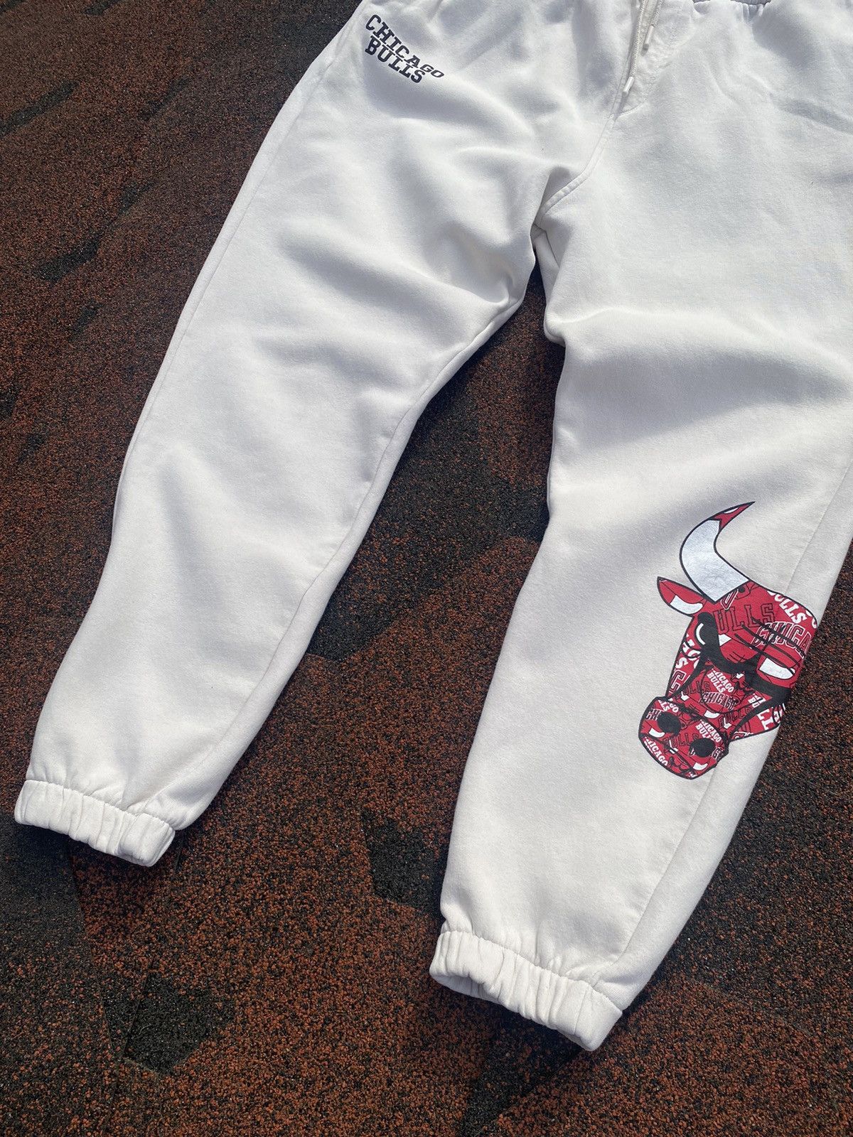 NBA × Vintage VTG CHICAGO BULLS NBA Basketball Team Sweatpants Light Beige Size US 34 / EU 50 - 4 Thumbnail