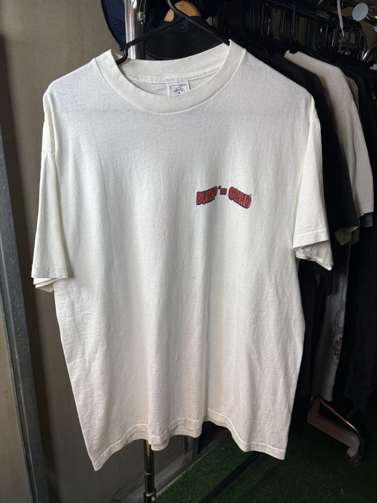 Delta × Vintage 1990s Italian Graphic T-Shirt Size US L / EU 52-54 / 3 - 1 Thumbnail
