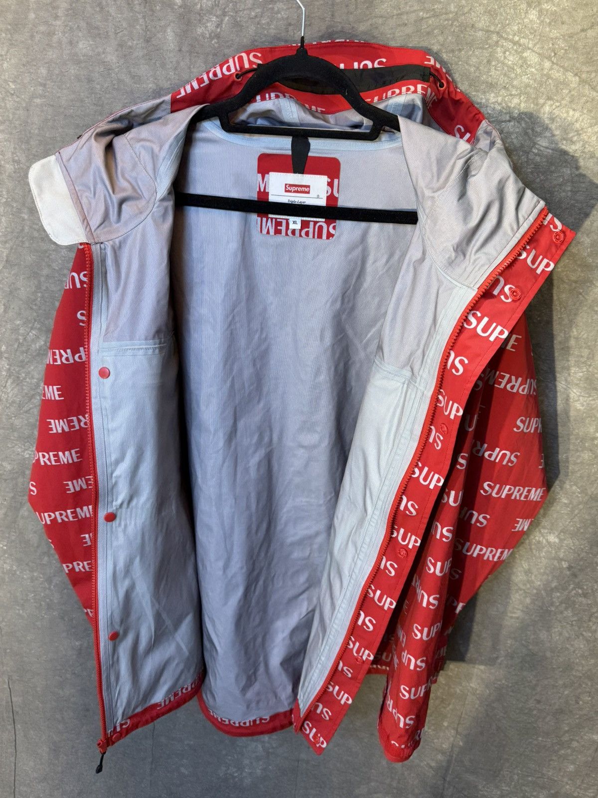 ジャケット・アウター 3M Reflective Repeat Taped Seam Jacket Supreme 3M Reflective Repeat Taped Seam Jacket Black Men's