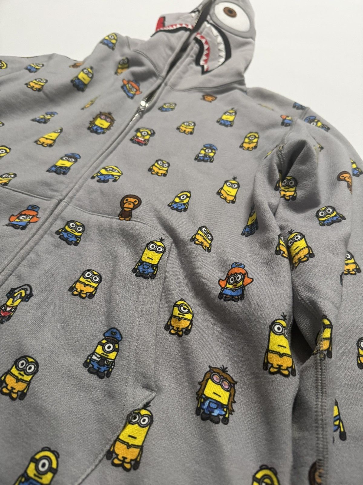 Bape BAPE x Minions grey shark hoodie Size US L / EU 52-54 / 3 - 4 Thumbnail