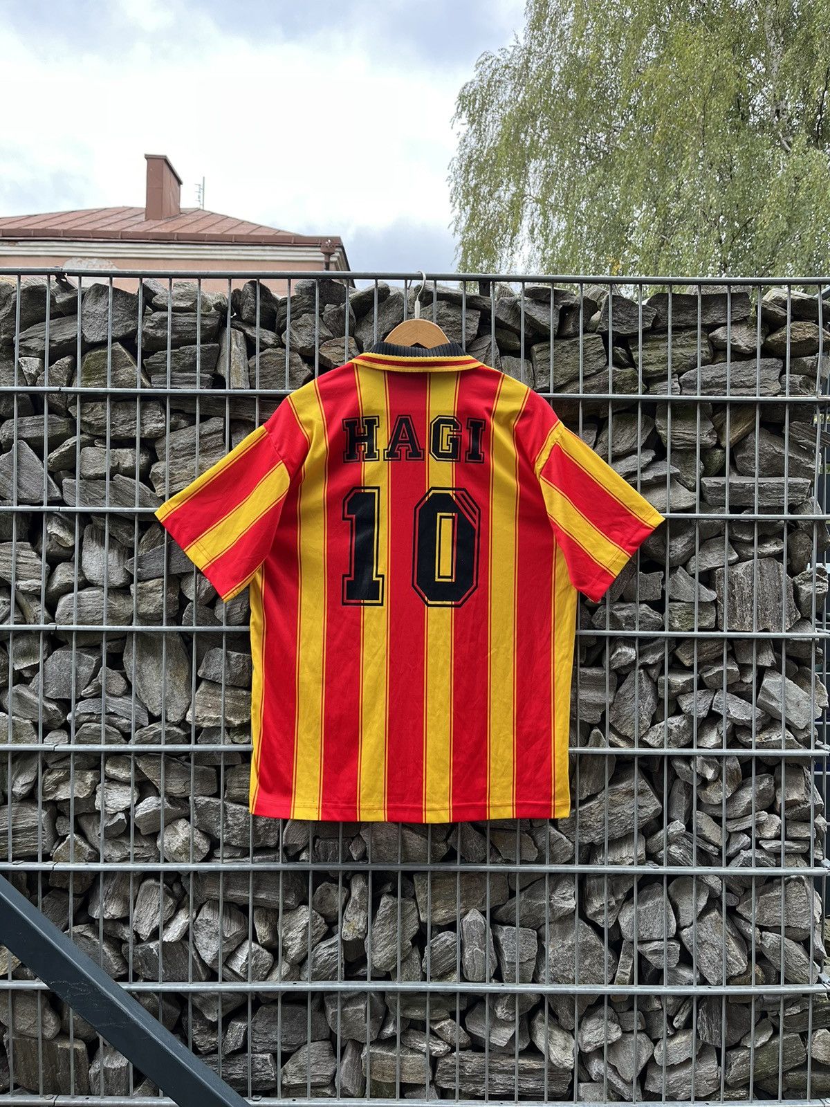 Économisez gros sur les achats en gros de Chemise De Football Galatasaray 1998 1999 2000 2001 Galatasaray Retro Football Shirt Yellow Red Couchée