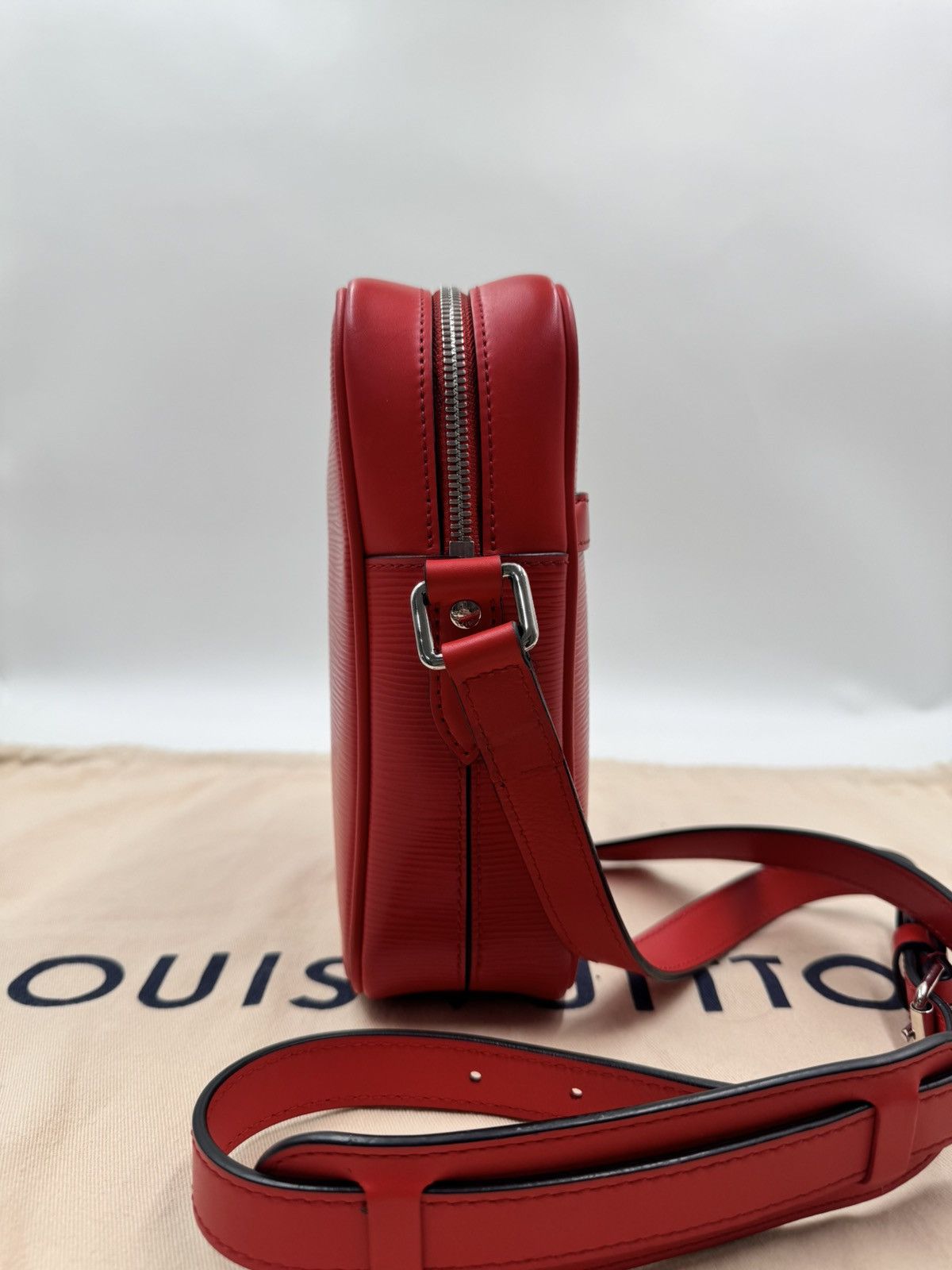 Louis Vuitton × Supreme Louis Vuitton X Supreme Epi Danube Pm Red Sling Bag Size 30 - 4 Thumbnail