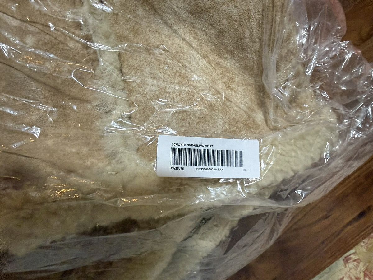 Schott × Supreme Supreme®/Schott® Shearling Coat Tan FW25 Sheepskin Size XL Size US XL / EU 56 / 4 - 7 Thumbnail
