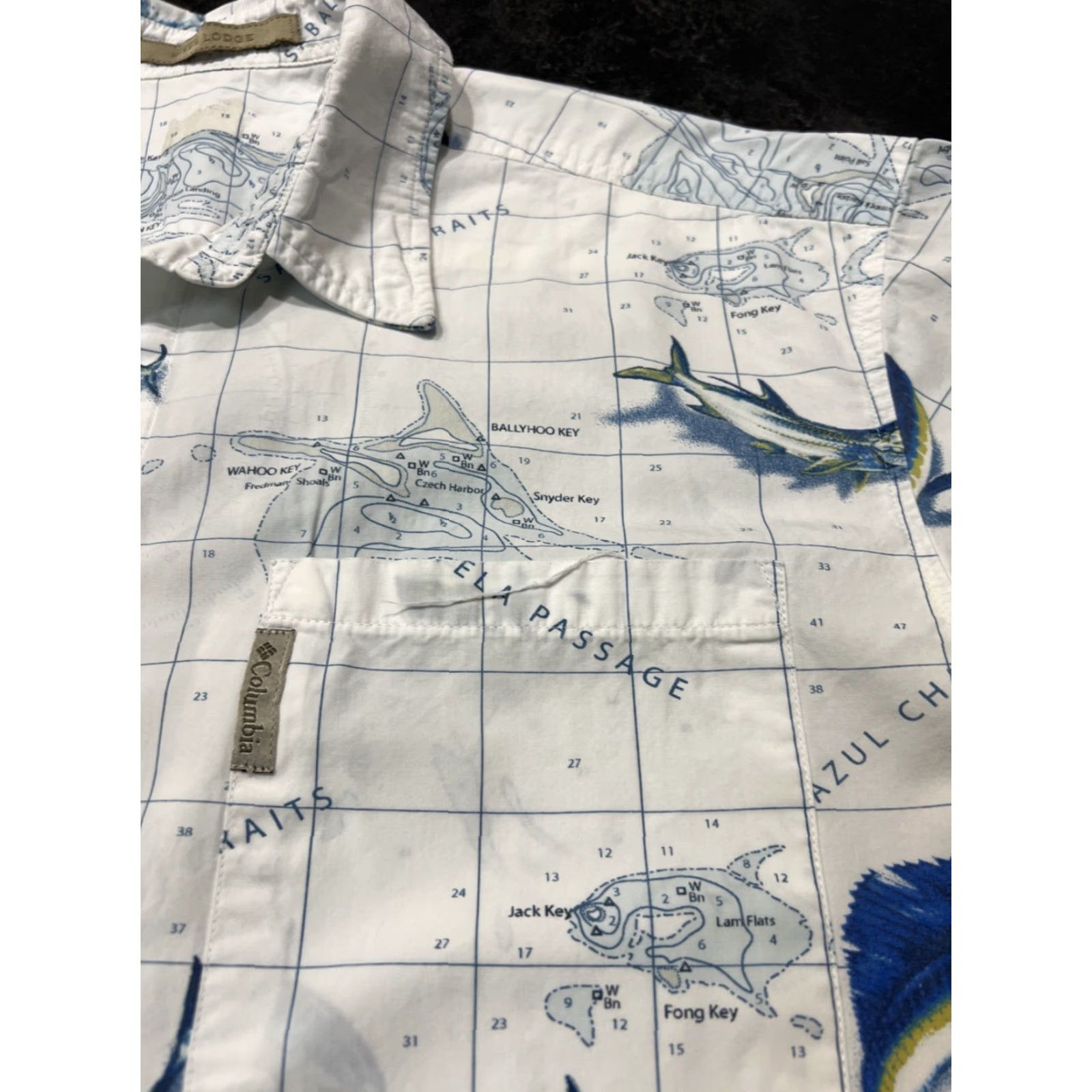 Vintage Columbia Shirt Men's L White River Lodge Button-Up Short Sleeve Cotton Logo Outdoor All Seasons Regular Mens Size US L / EU 52-54 / 3 - 3 Thumbnail