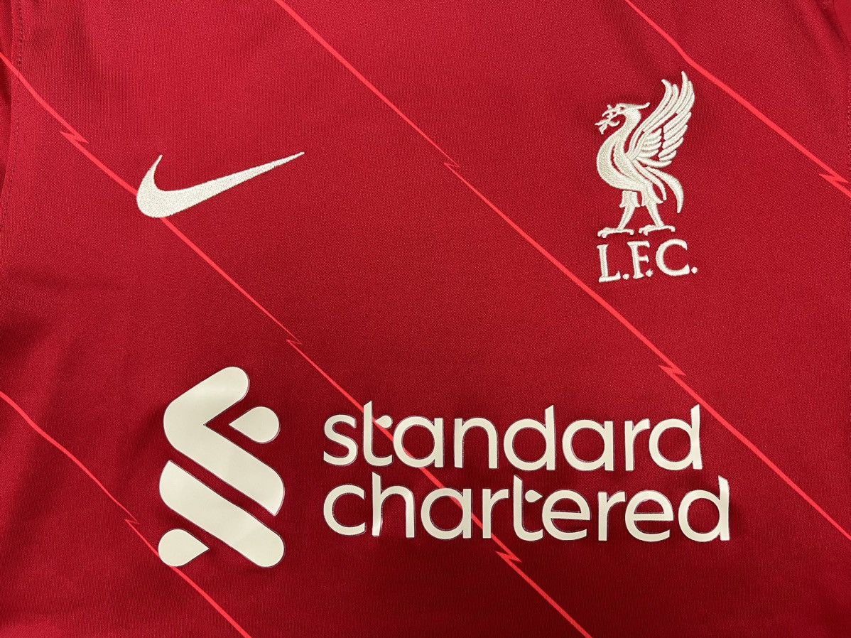 Nike LIVERPOOL 2021 2022 HOME FOOTBALL SHIRT SOCCER JERSEY NIKE Size US S / EU 44-46 / 1 - 3 Thumbnail