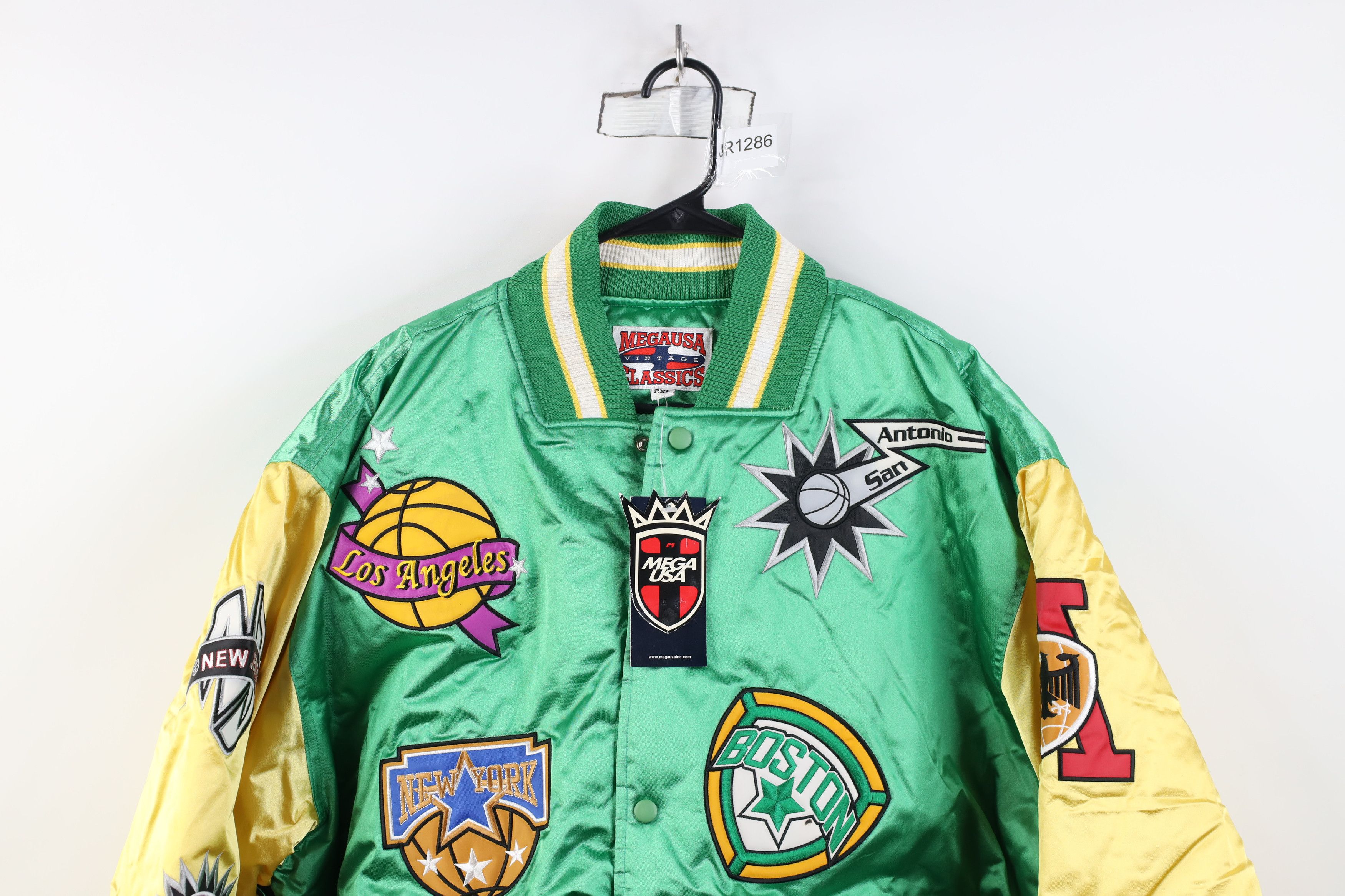 Vintage Deadstock Vintage 90s Quilted Satin Bomber Jacket Green Size US XXL / EU 58 / 5 - 2 Thumbnail