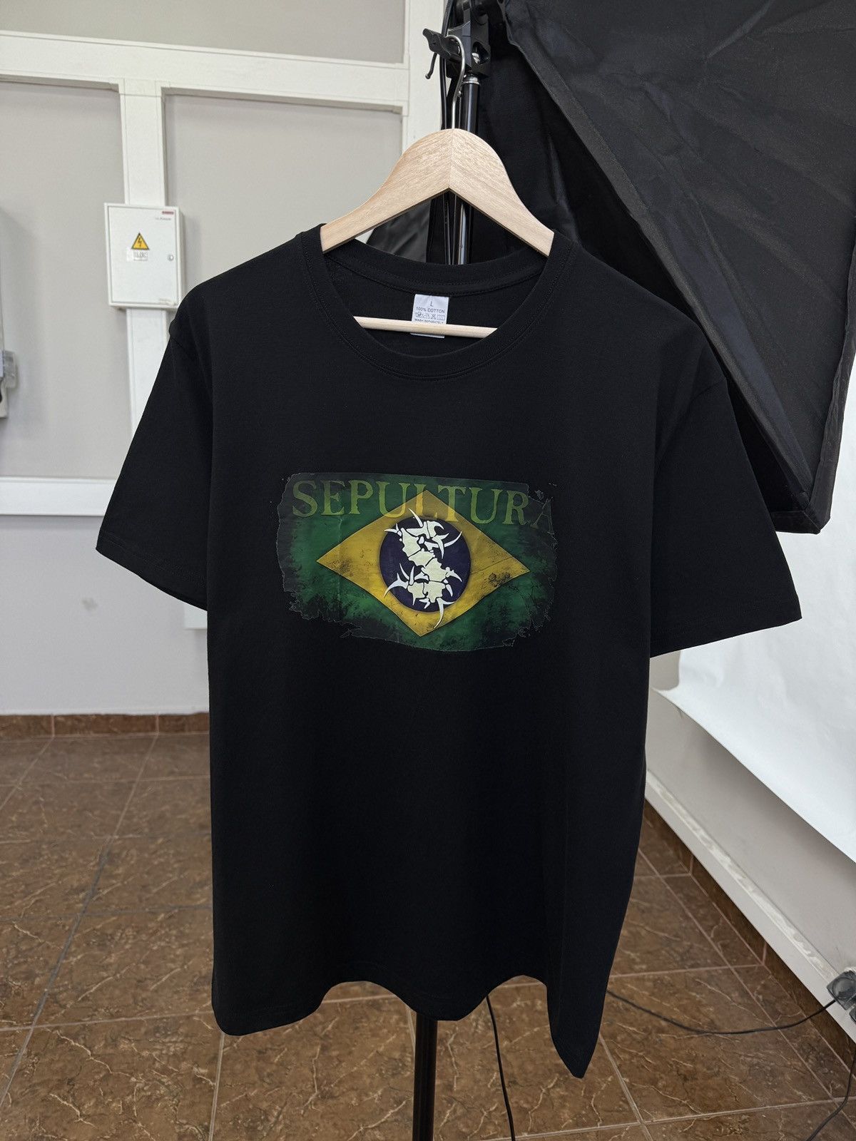 Band Tees 🇧🇷 Vintage Sepultura Rock Band T-Shirt Brazil Rare Retro Size US L / EU 52-54 / 3 - 1 Thumbnail