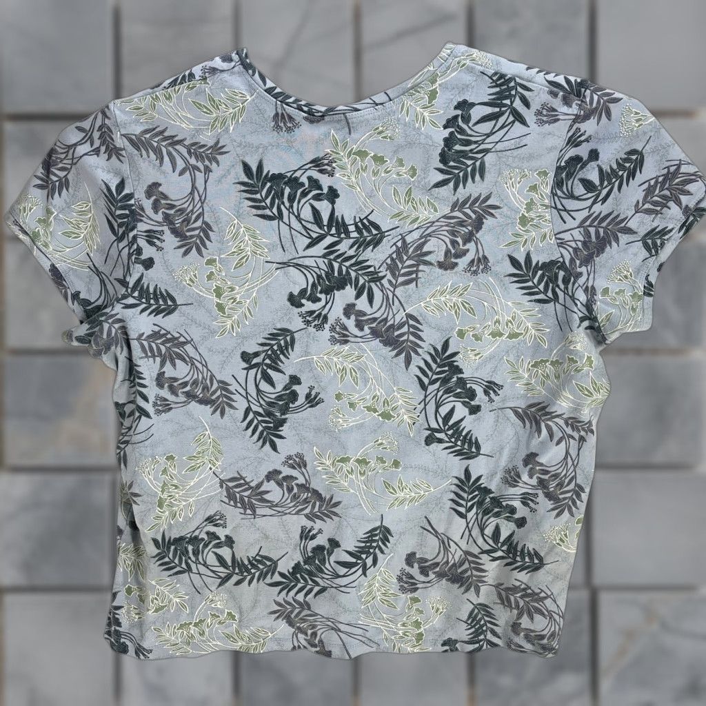 Gloria Vanderbilt Gloria Vanderbilt Blouse Plus 1X Blue Floral Short Sleeve V Neck All Over Print Shirt Women Large Floral Boho Everyday Feminine Casual Sweater? Size XL / US 12-14 / IT 48-50 - 1 Thumbnail