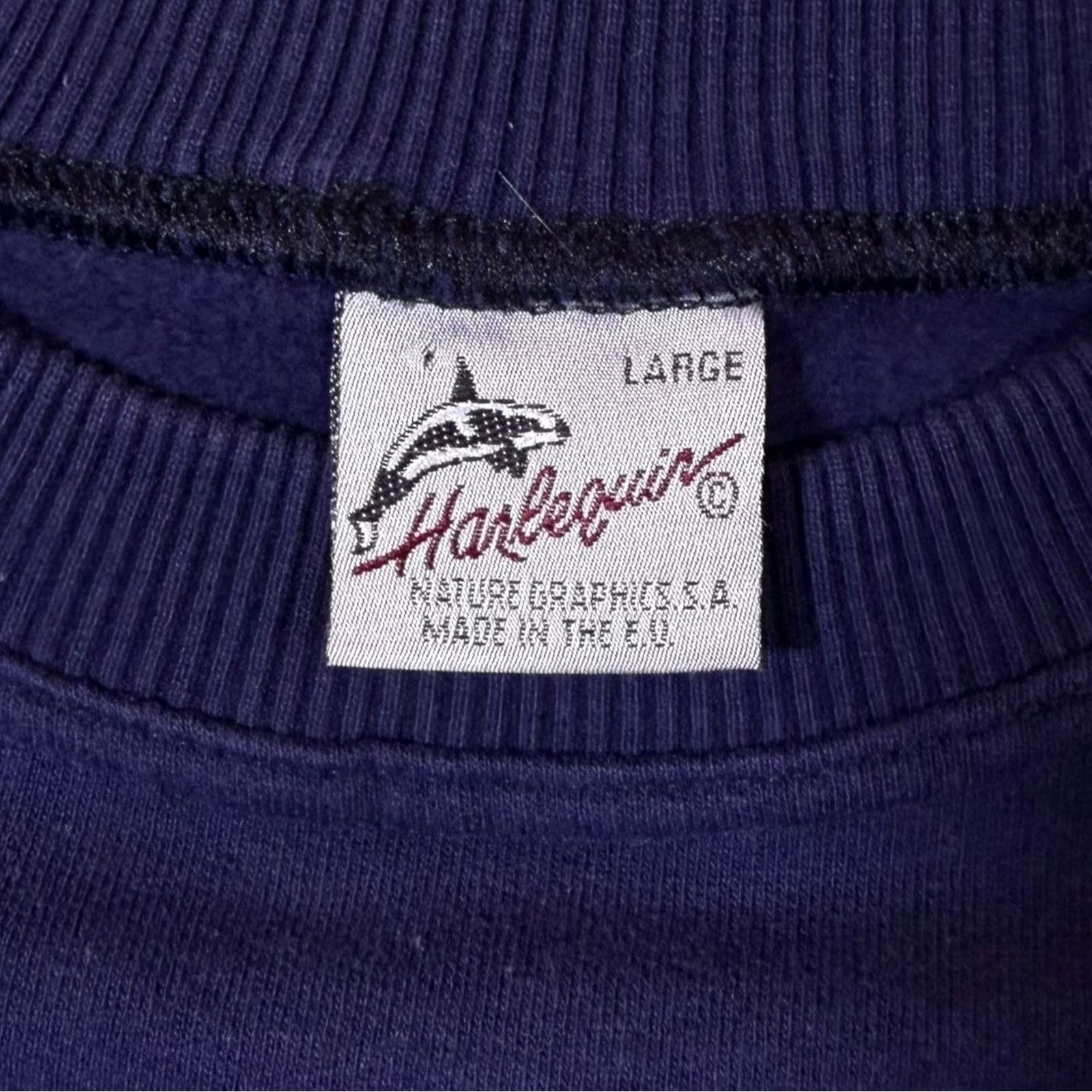 Vintage VINTAGE Harlequin Dolphin Graphic Navy Blue Sweatshirt Mens L Adult Large Pullover Long Sleeve Blue Graphic print to front 90s style Size US L / EU 52-54 / 3 - 3 Thumbnail