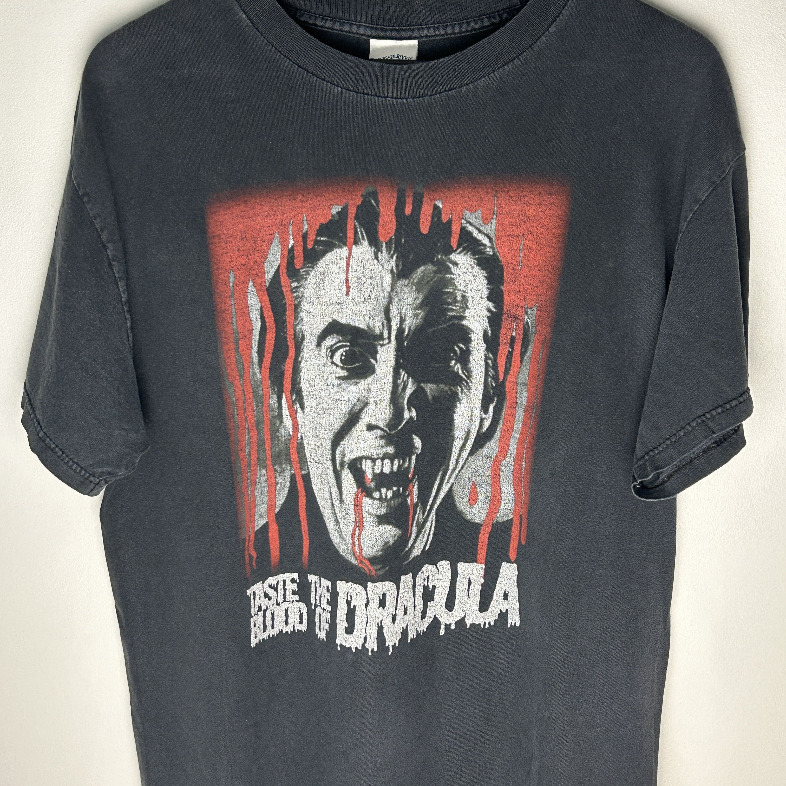 Vintage Vintage Dracula 2005 Horror T-shirt Size US L / EU 52-54 / 3 - 3 Thumbnail