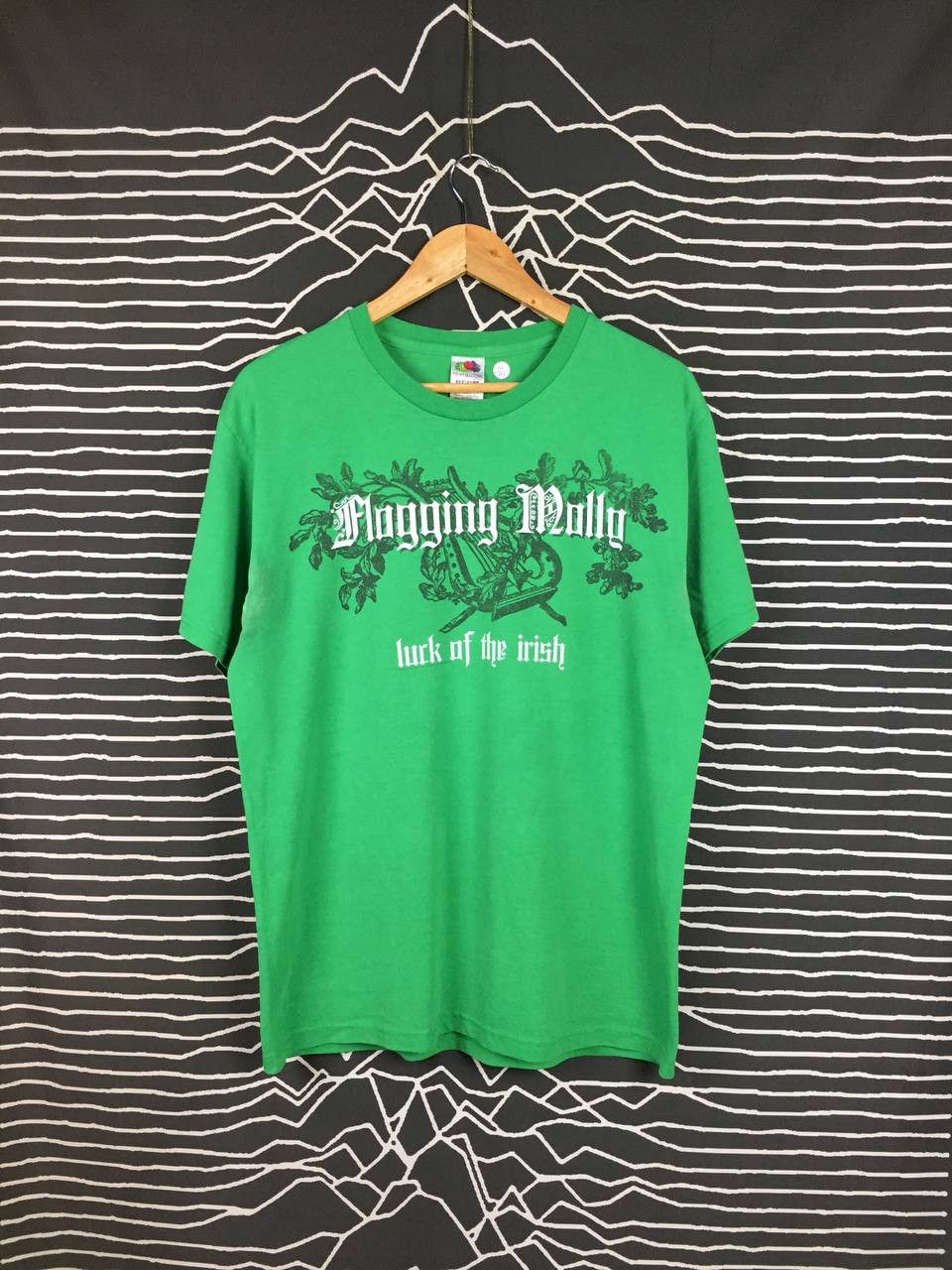 Band Tees × Vintage Vtg 2007 Flogging Molly Luck Of The Irish Tee Size US L / EU 52-54 / 3 - 1 Thumbnail