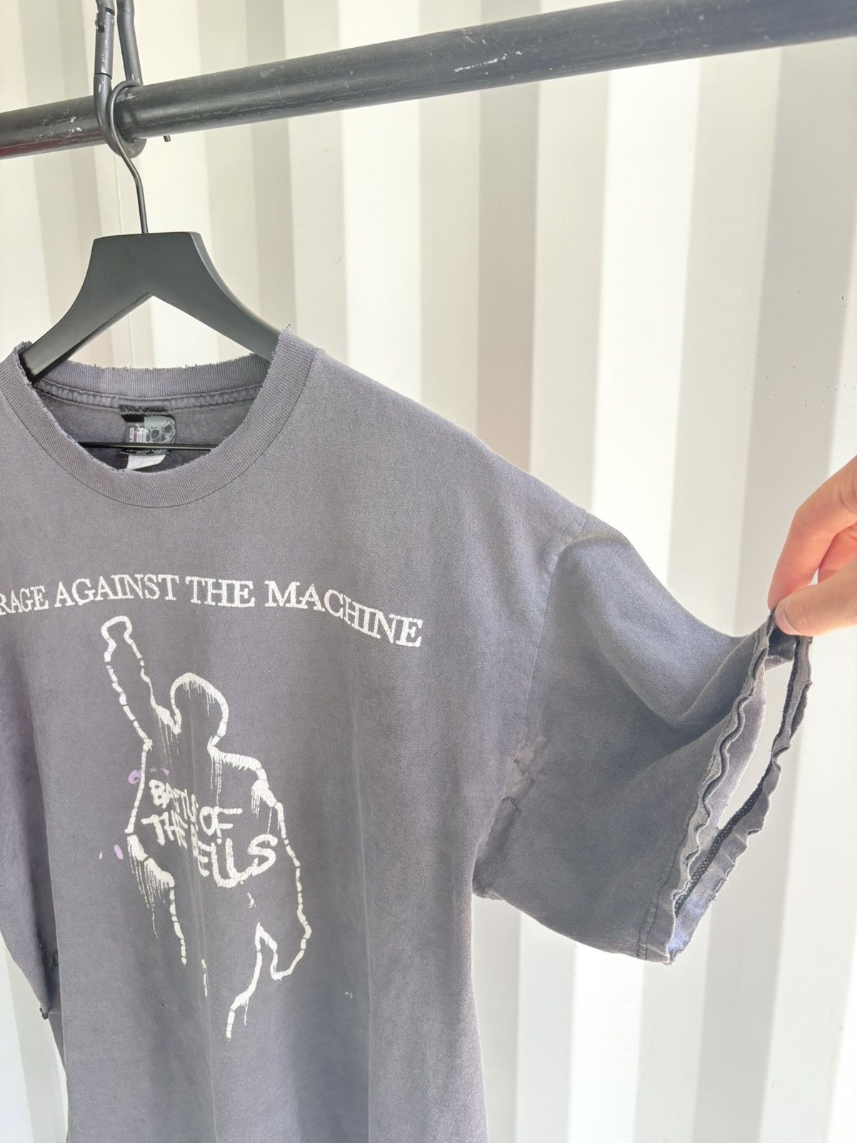 Band Tees Thrashed RATM Sun Faded Distressed Shirt ERD GRUNGE Size US XL / EU 56 / 4 - 4 Thumbnail