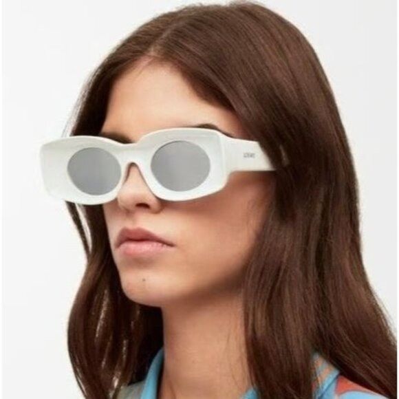 Loewe NEW LOEWE SUNGLASSES LW40033I 21C WHITE UNISEX EYEWEAR Size ONE SIZE - 1 Thumbnail