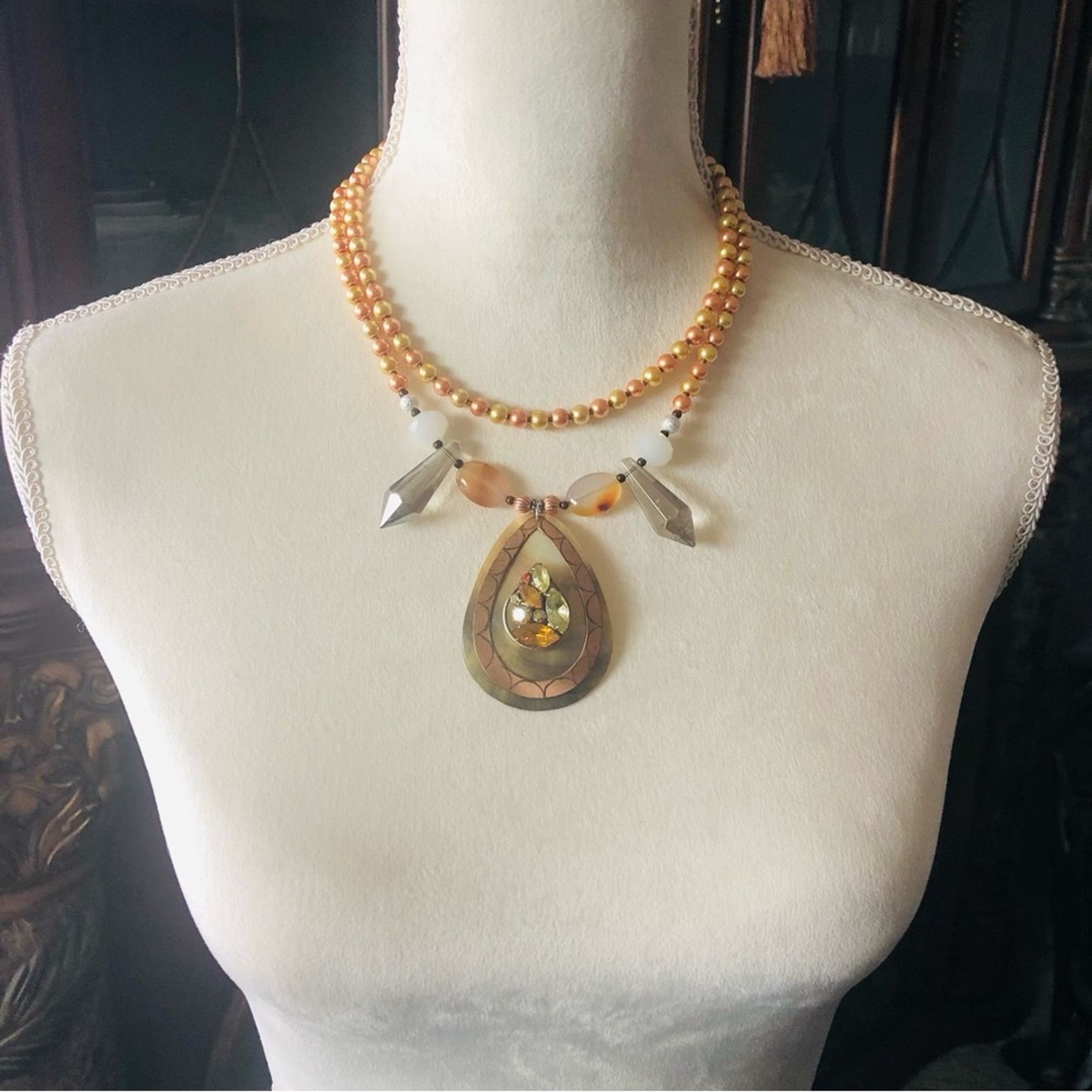 Handmade Handcrafted repurpose large pendant Pearl necklace Size ONE SIZE - 5 Thumbnail