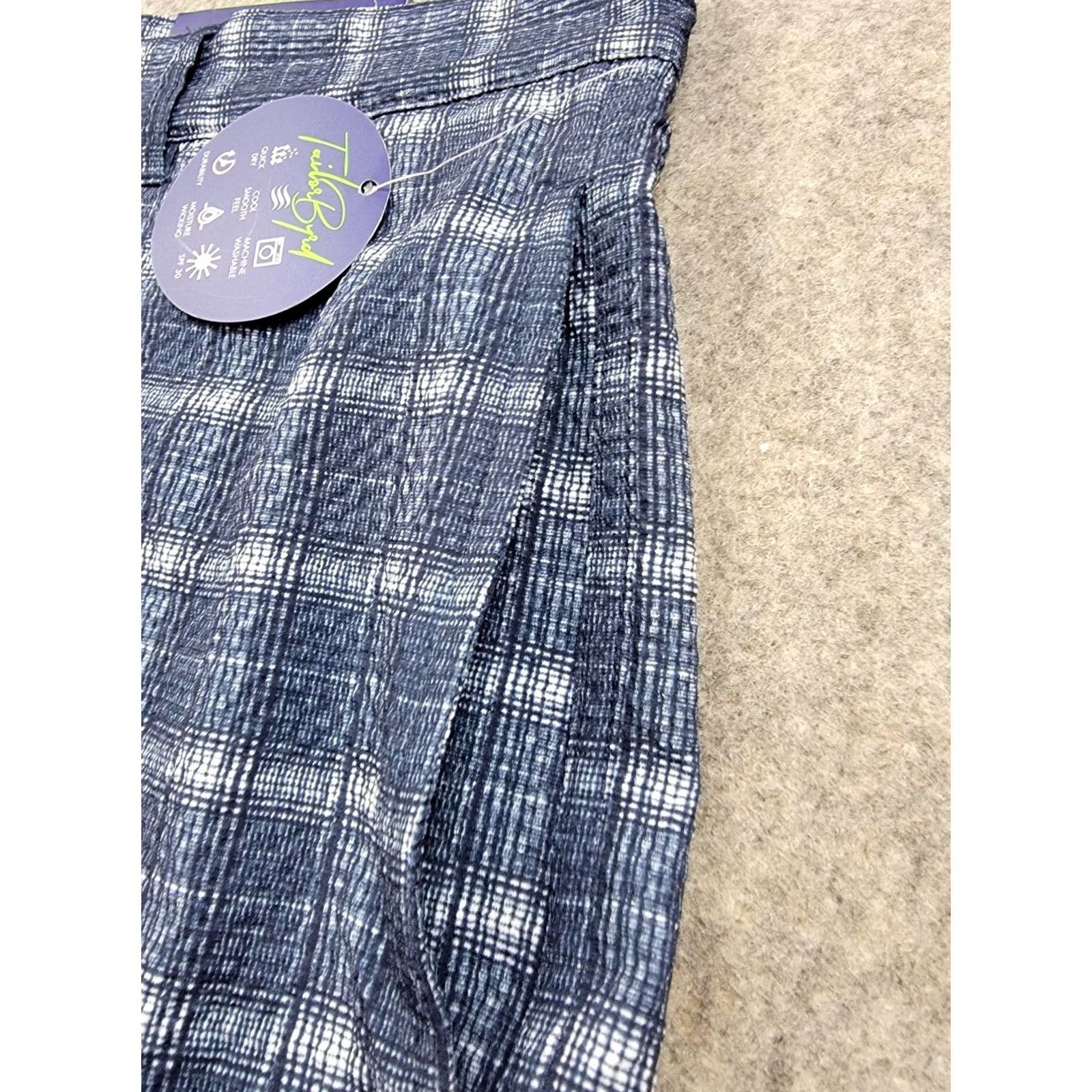 Tailorbyrd Tailorbyrd Golf Shorts Mens 38 Blue Plaid 8'' Inseam Bermuda NWT Moisture Wicking UV Pockets Casual Travel Sport Outdoor Polyester Spandex Front Flat Size US 38 / EU 54 - 3 Thumbnail