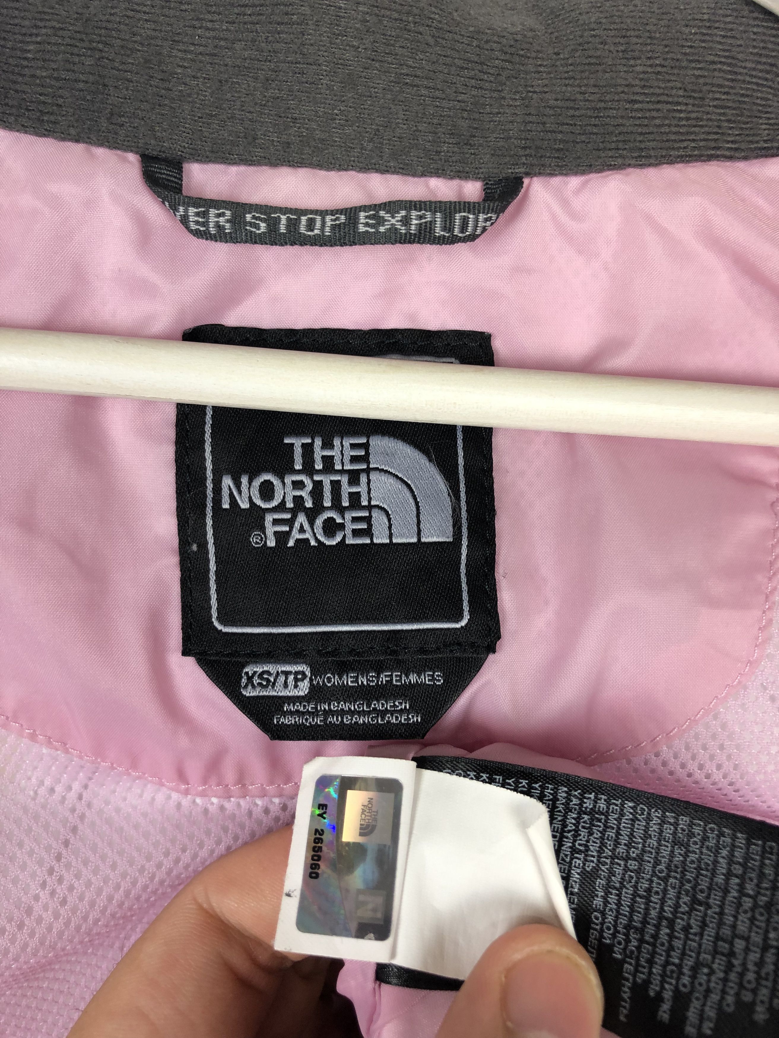The North Face The North Face HyVent Jacket TNF Pink size XS Size XS / US 0-2 / IT 36-38 - 10 Thumbnail