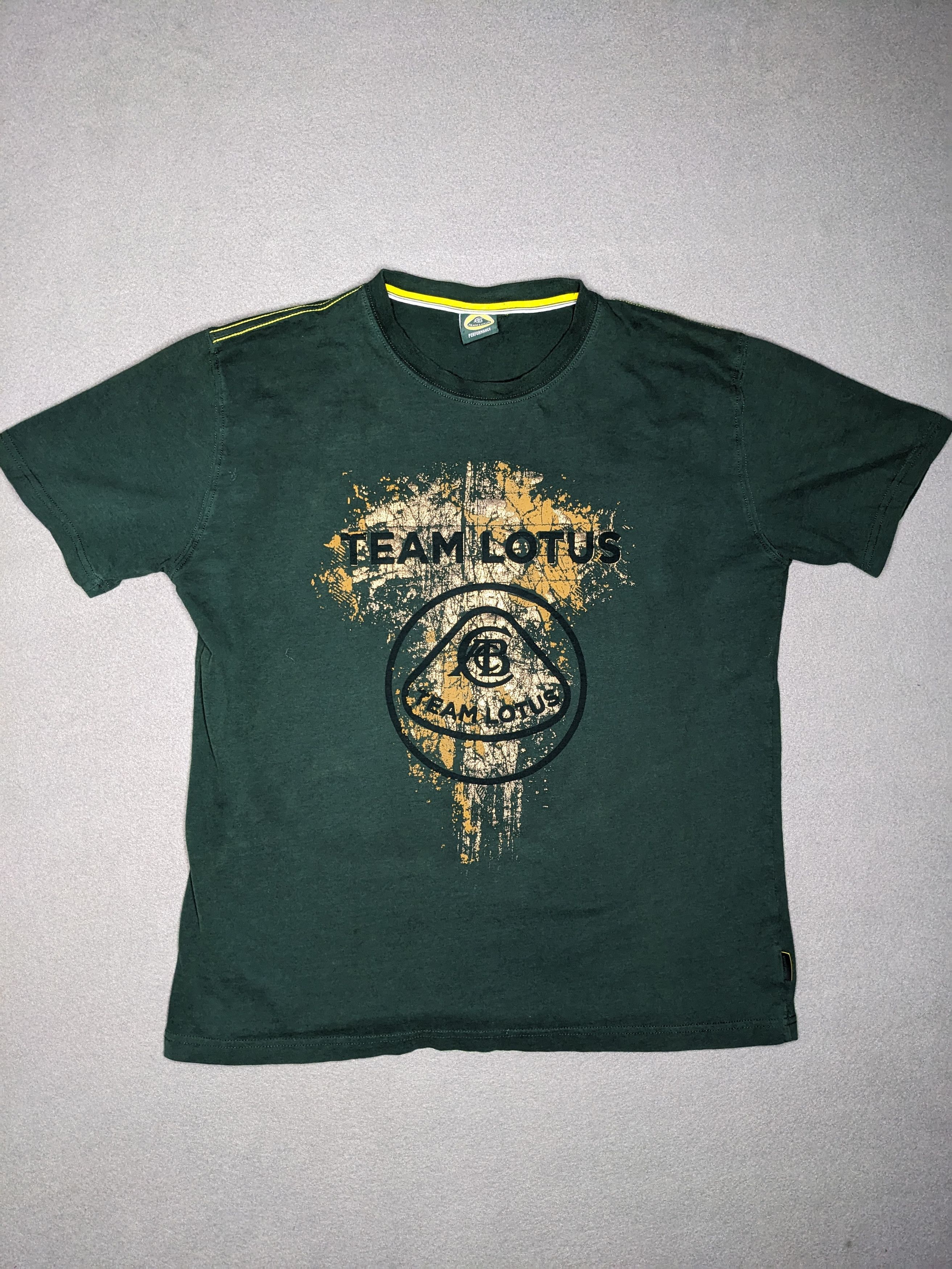 Formula 1 Team Lotus T-Shirt Men's Small Formula 1 Racing Graphic Tee Size US S / EU 44-46 / 1 - 1 Thumbnail