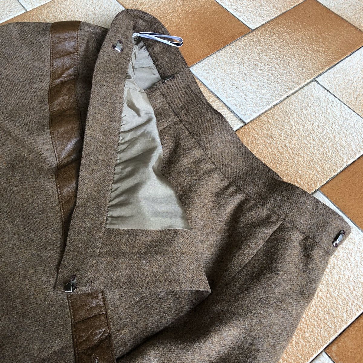 Christian Dior Monsieur CHRISTIAN DIOR PRET-A-PORTER wool midi skirt Size 25" / US 0 / IT 36 - 10 Thumbnail